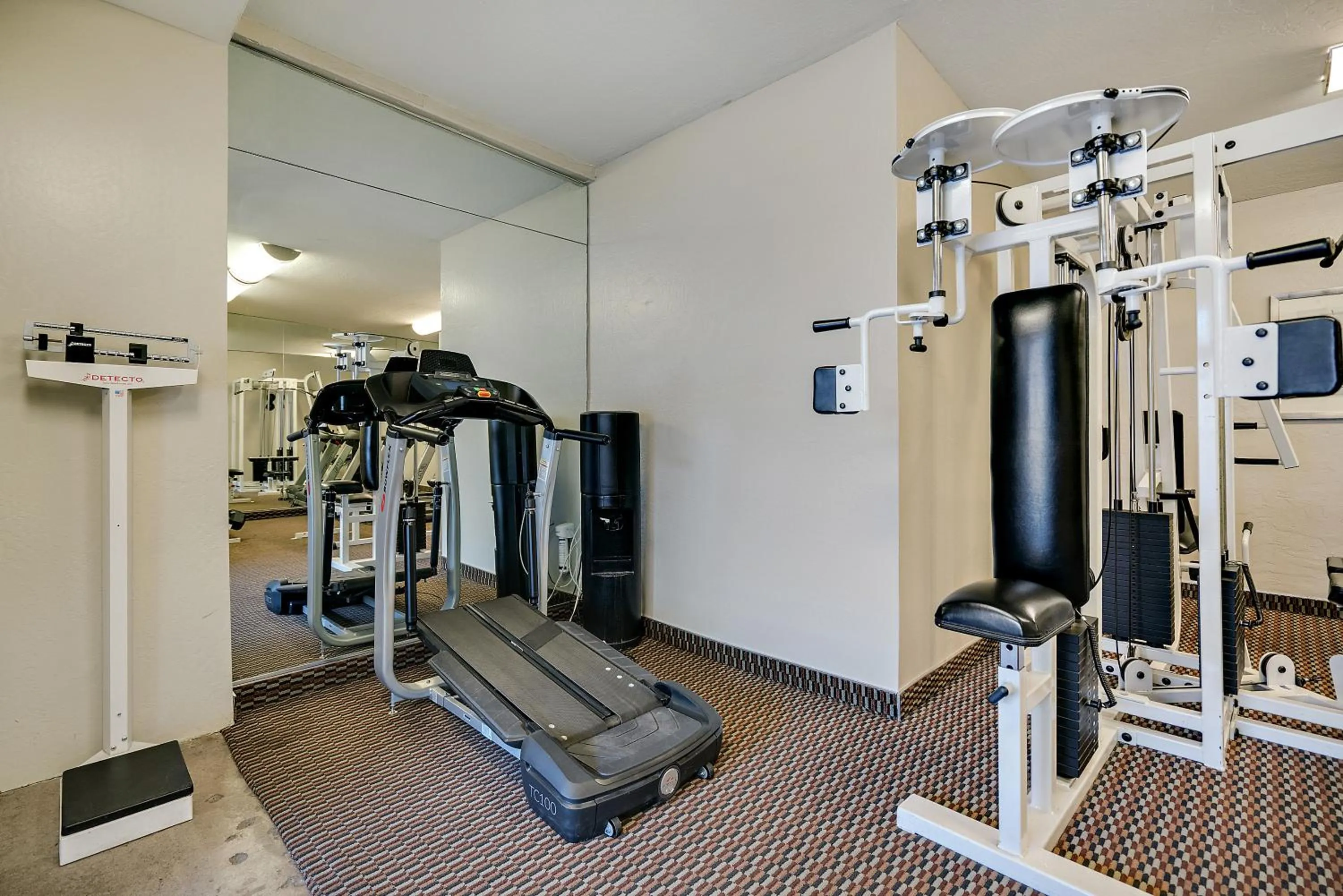 Fitness centre/facilities in 3 Palms Hotel