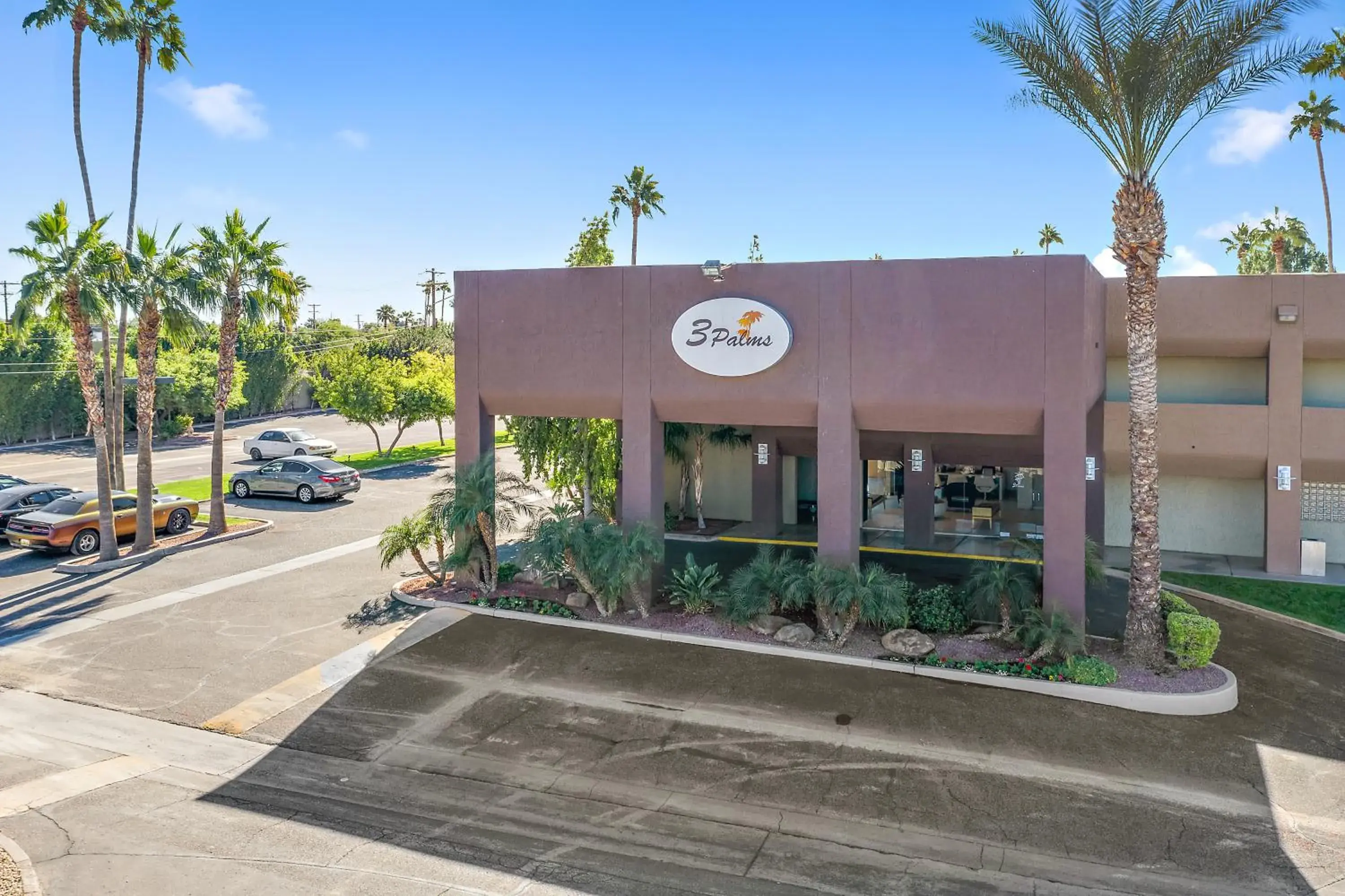 Facade/entrance in 3 Palms Hotel