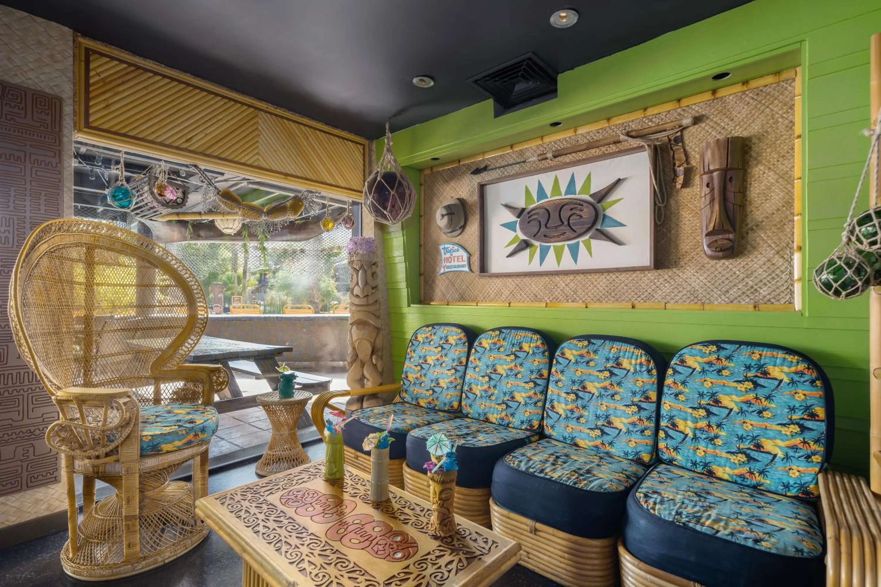 Lounge or bar in Caliente Tropics