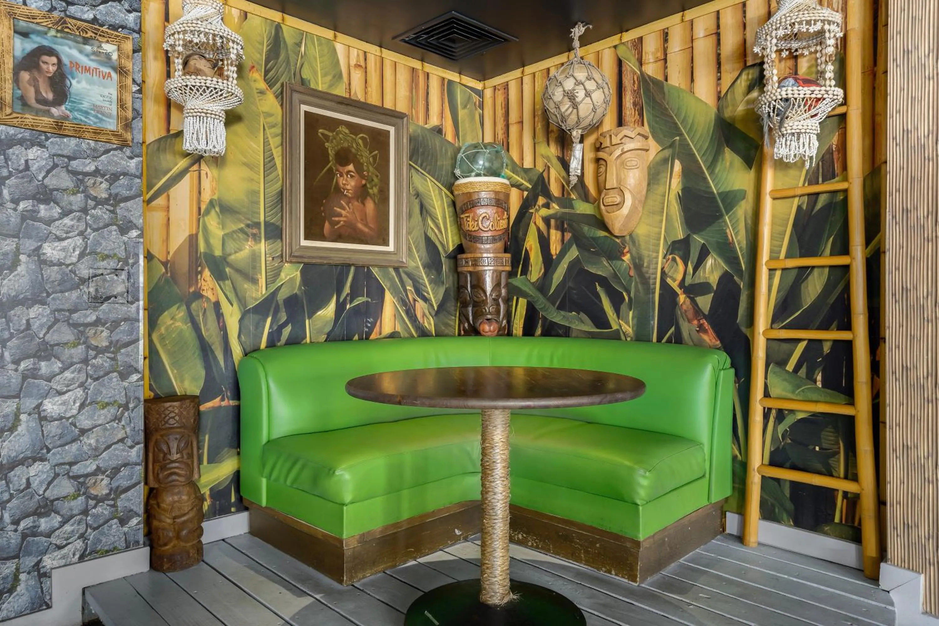 Restaurant/places to eat in Caliente Tropics