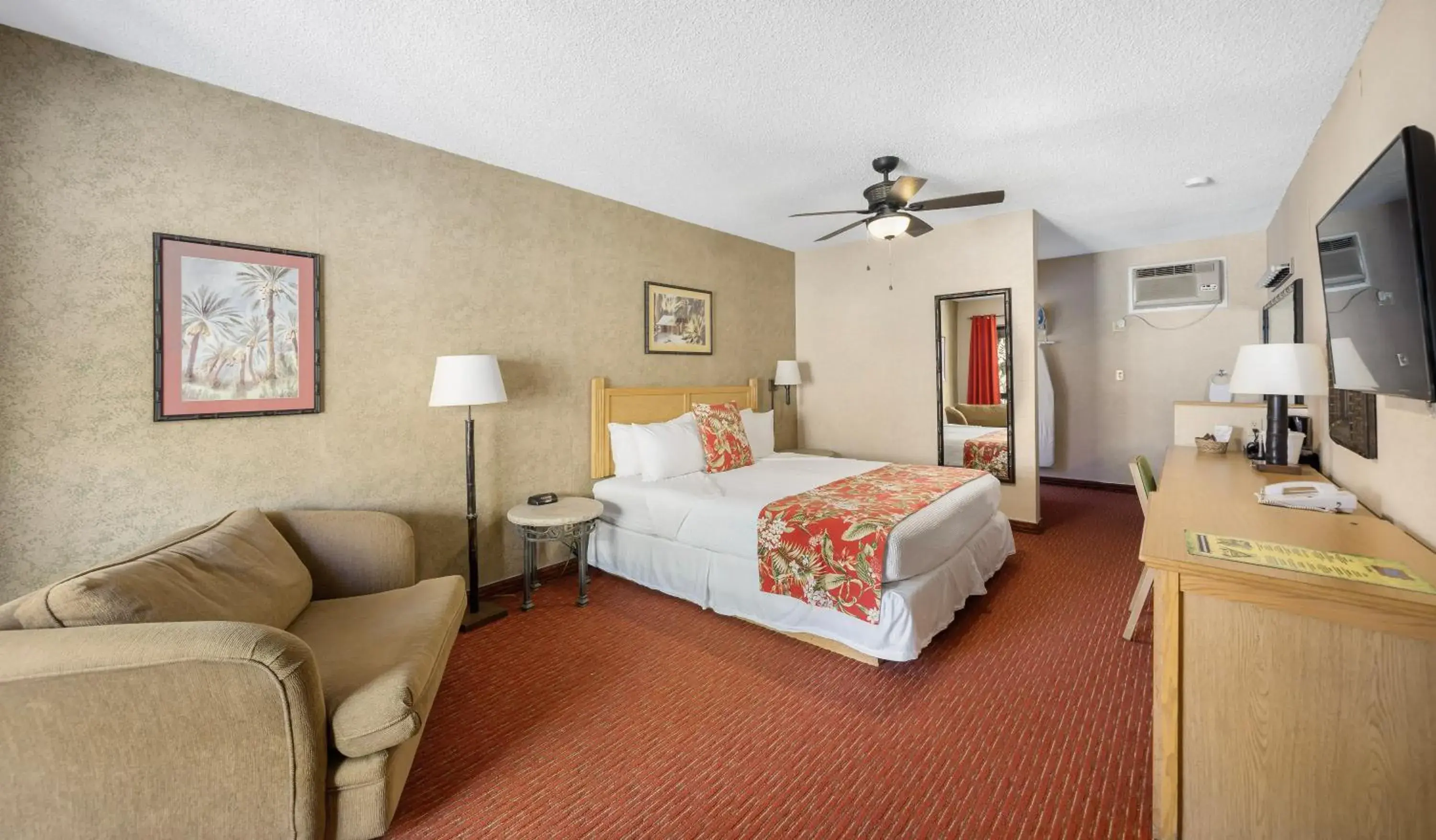 Photo of the whole room, Bed in Caliente Tropics Photo of the whole room, Bed in Caliente Tropics