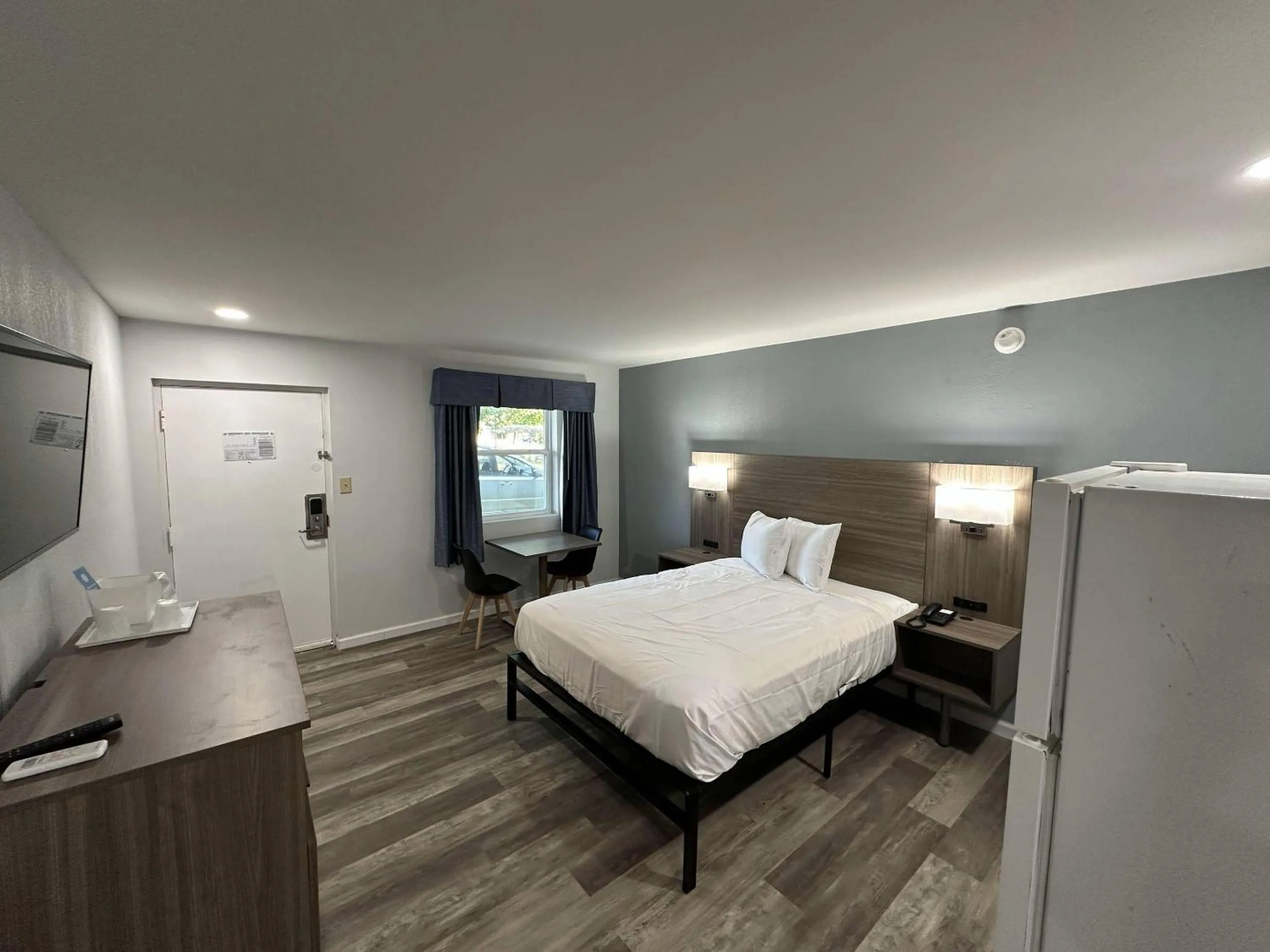 Bedroom, Bed in Suburban Studios Newport News - Hampton