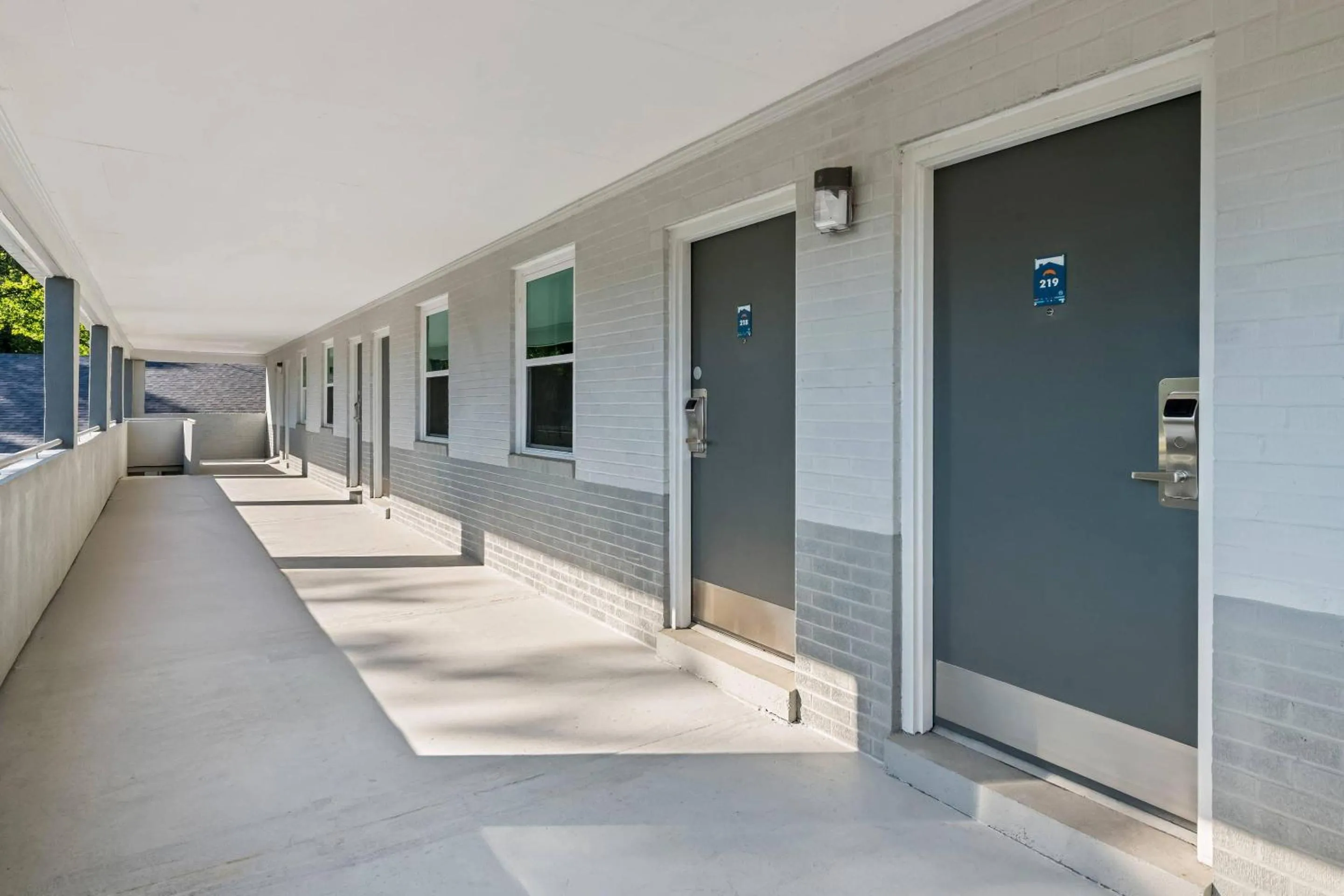 Property building in Suburban Studios Newport News - Hampton