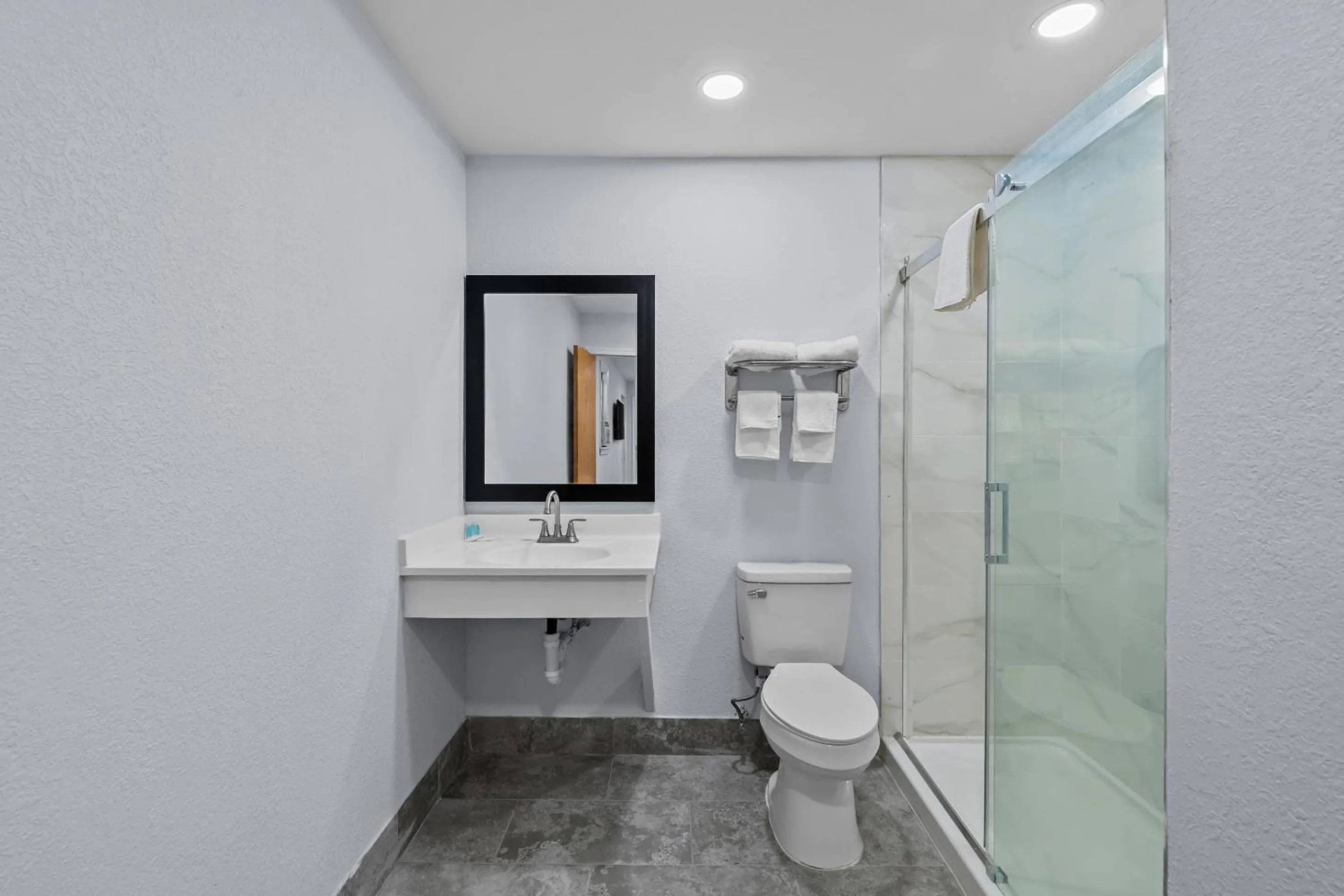 Bedroom in Suburban Studios Newport News - Hampton