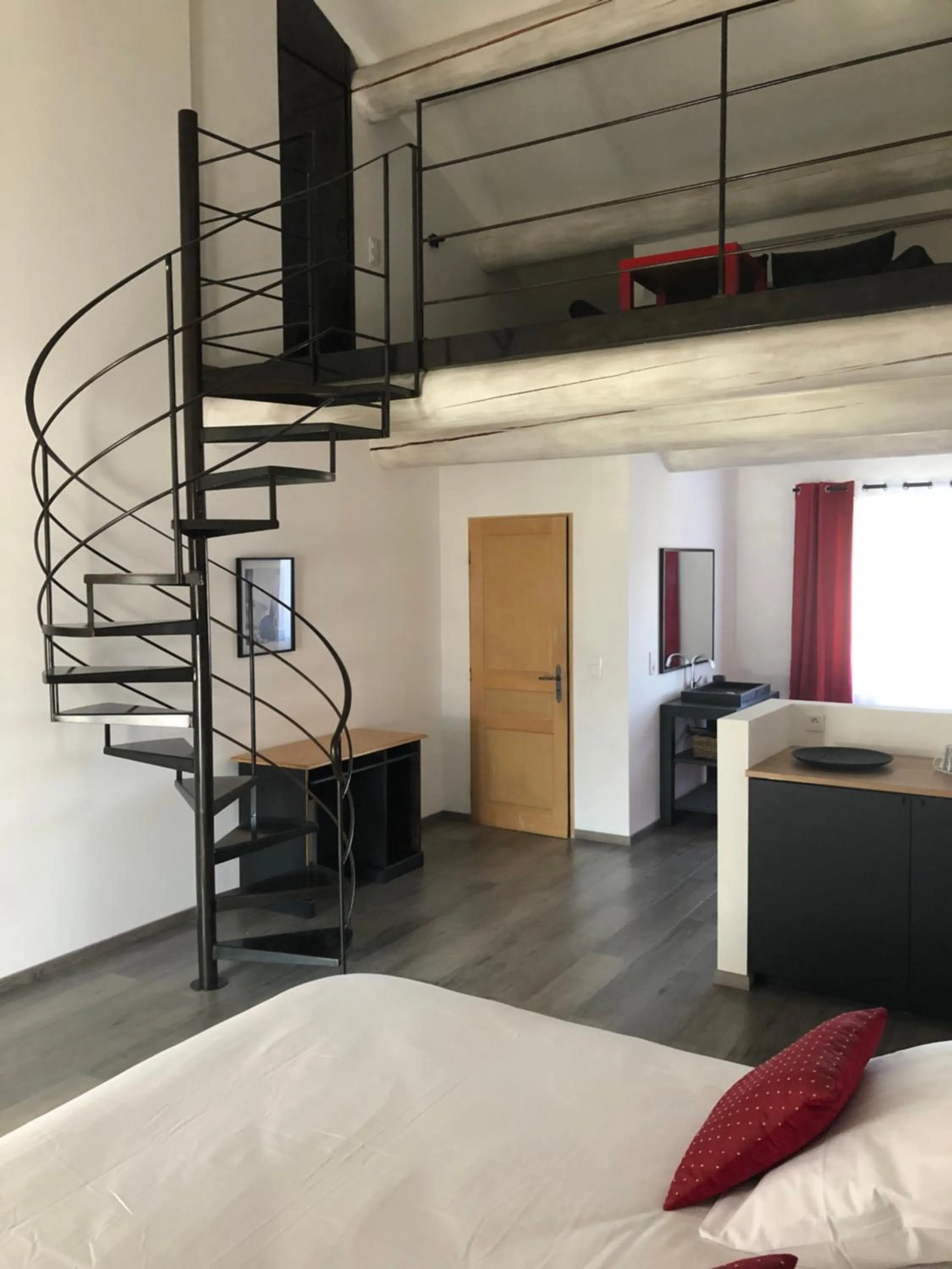 Bedroom, Bed in B&B dans Mas en pierres