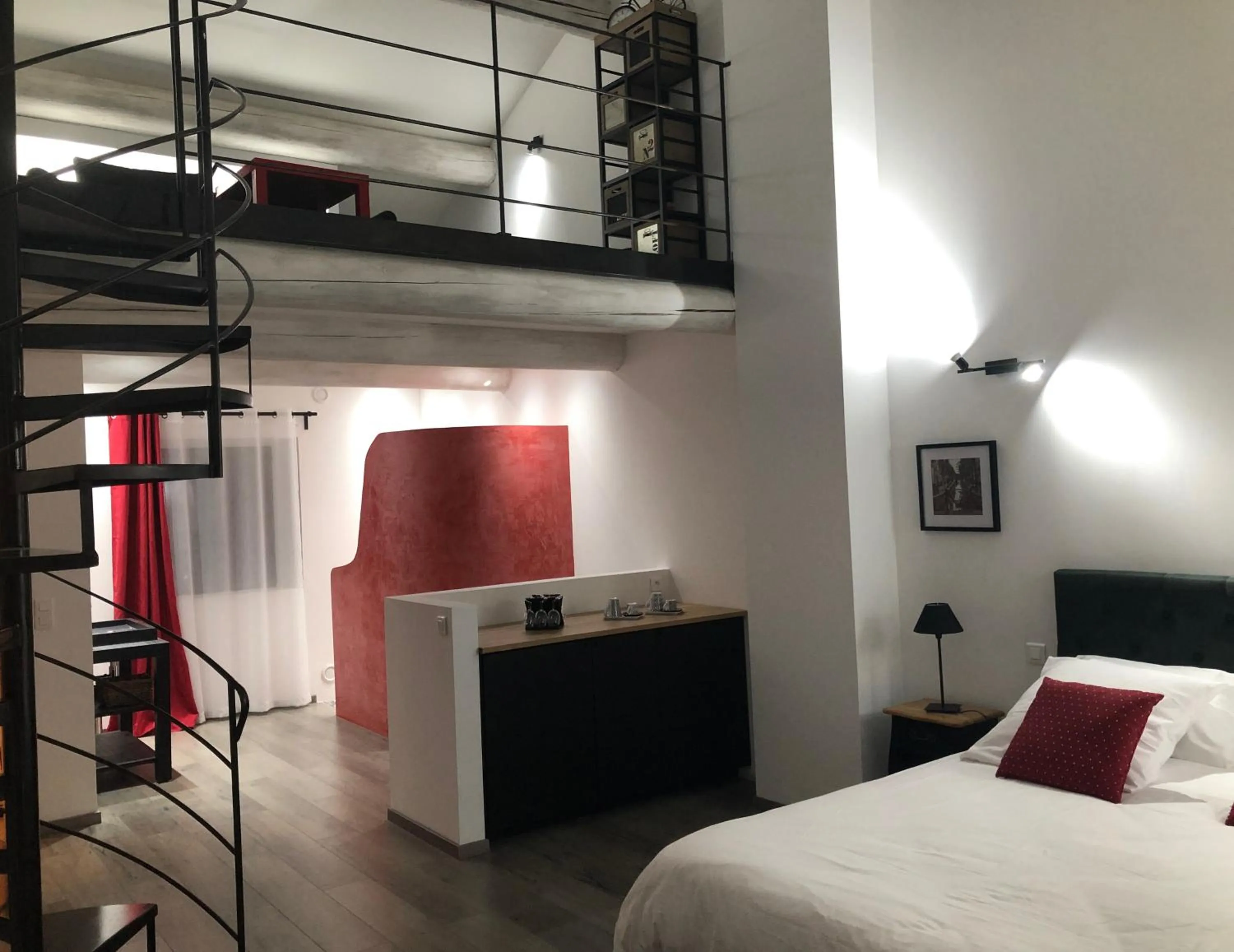 Bedroom, Bed in B&B dans Mas en pierres