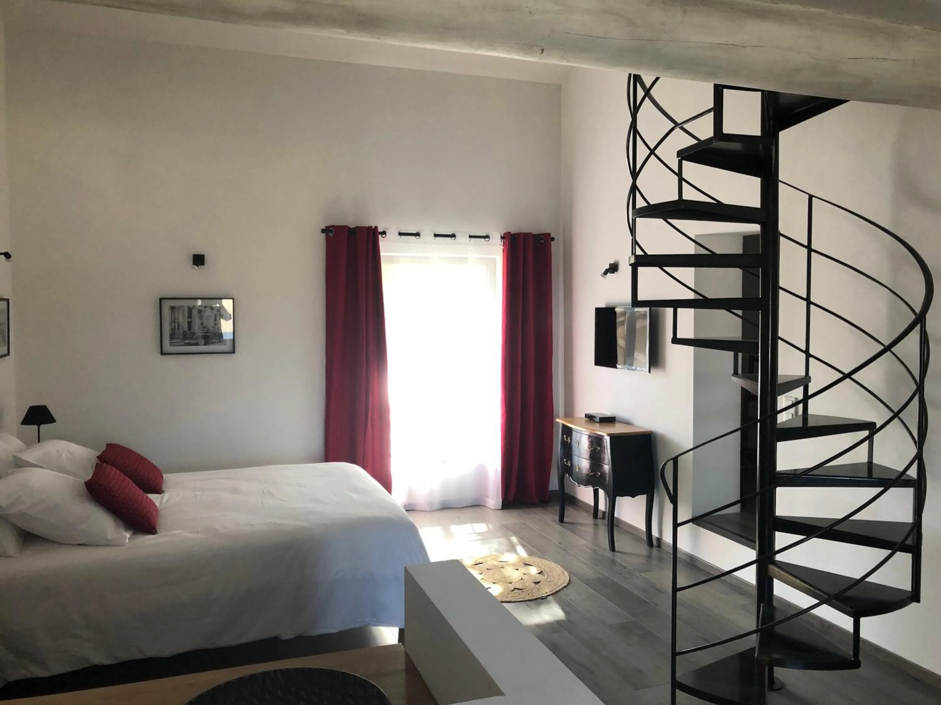 Bedroom, Bed in B&B dans Mas en pierres