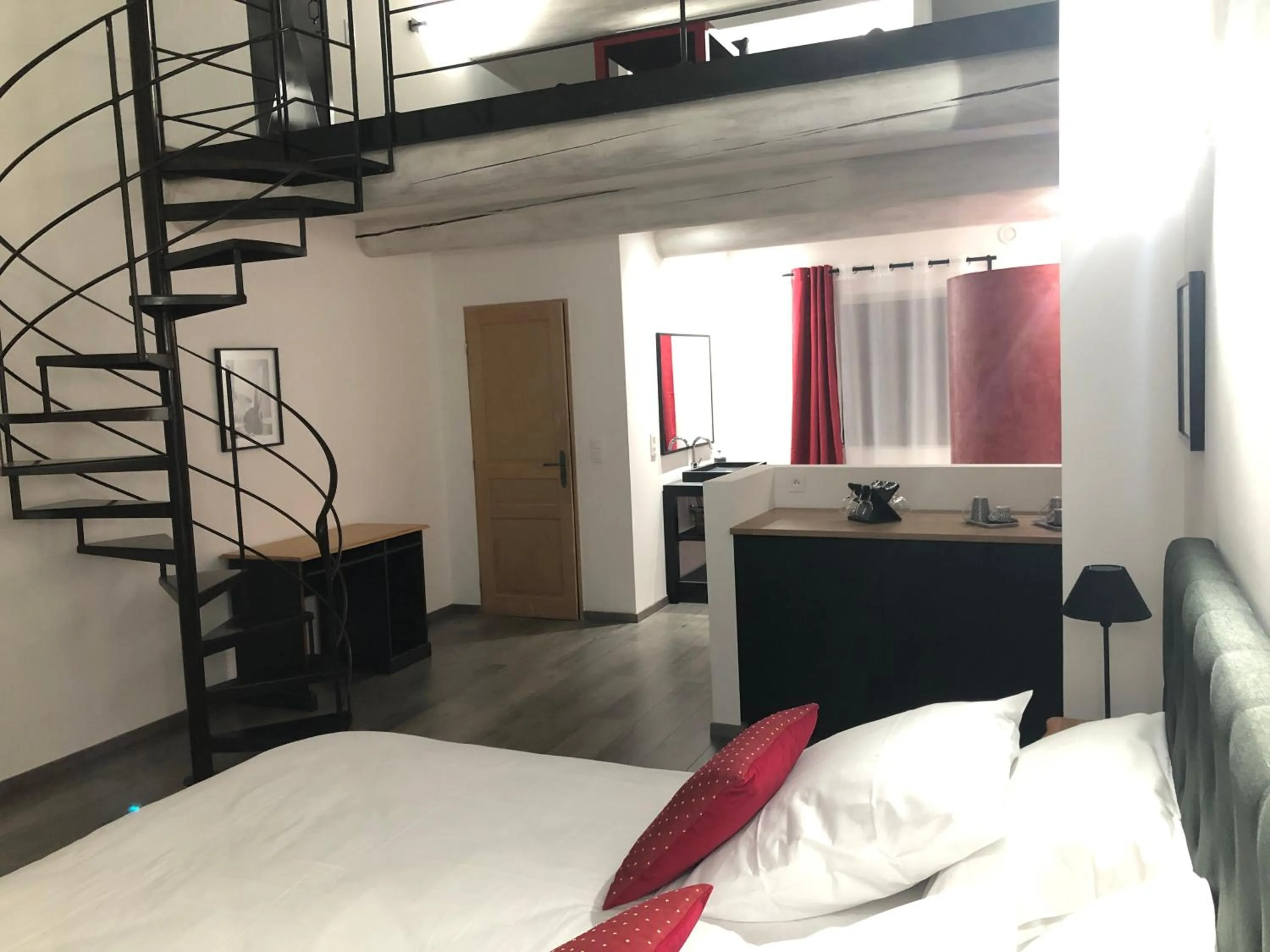 Bedroom, Bed in B&B dans Mas en pierres