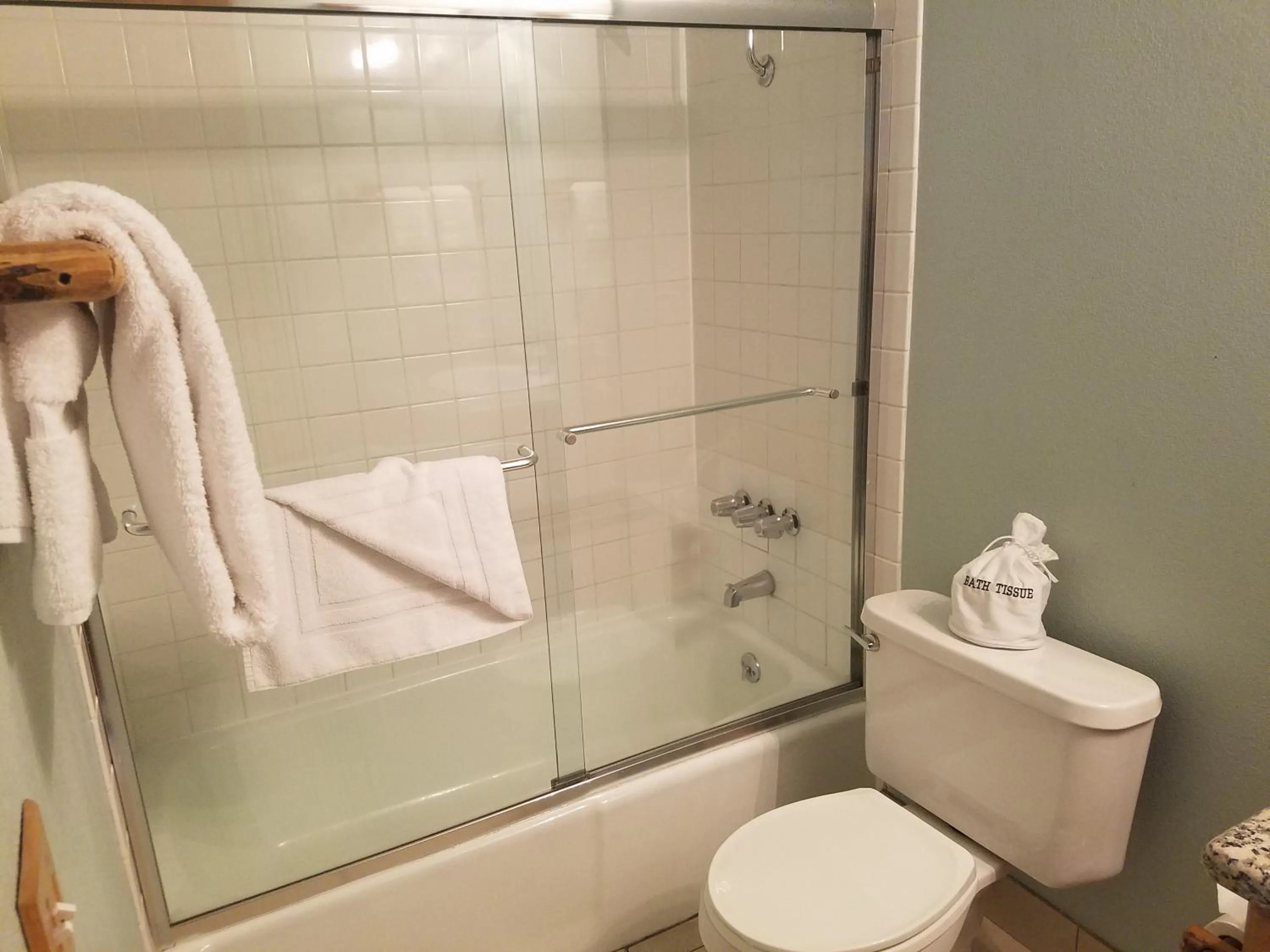 Shower in 3 Peaks Resort & Beach Club