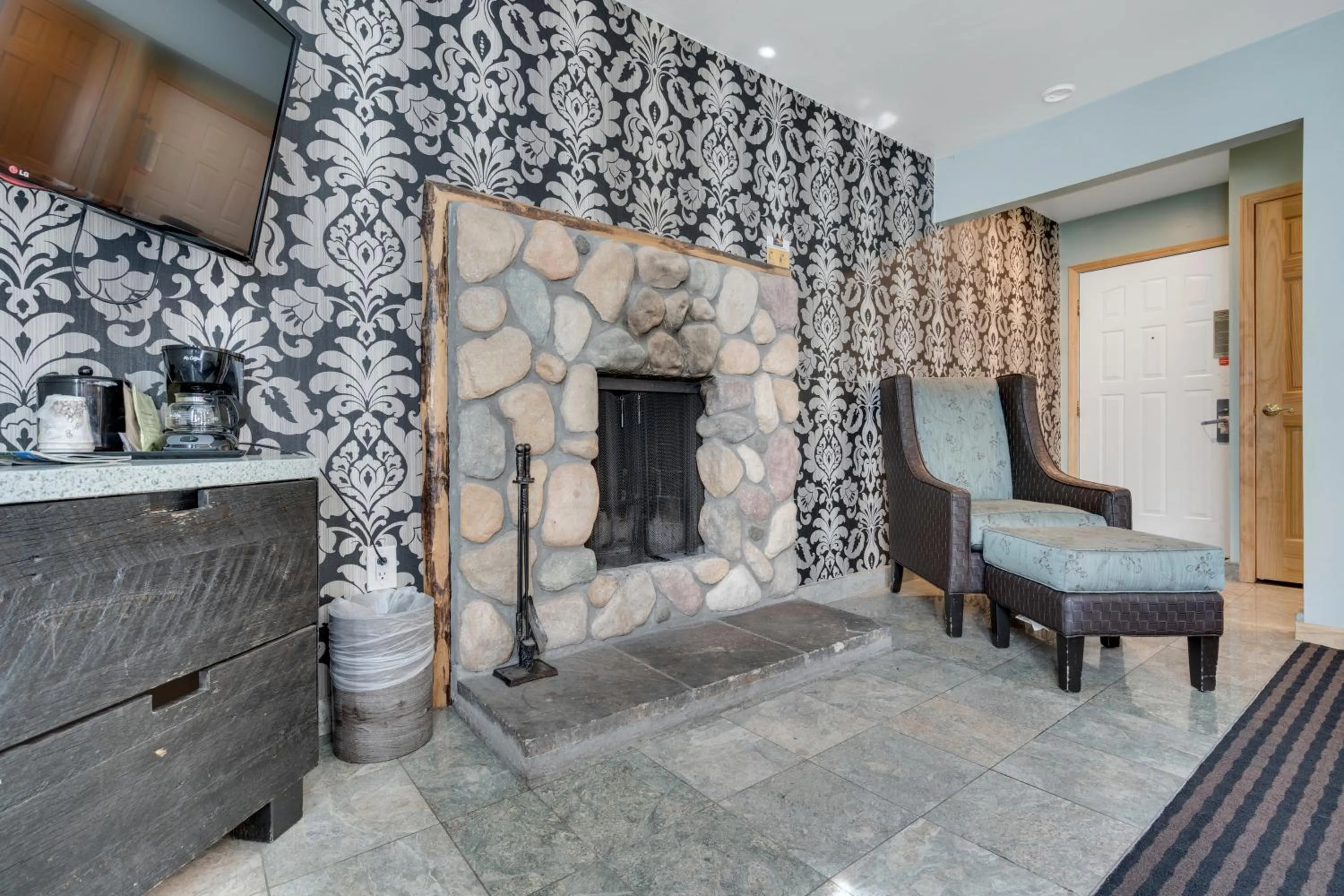 Seating area in 3 Peaks Resort & Beach Club