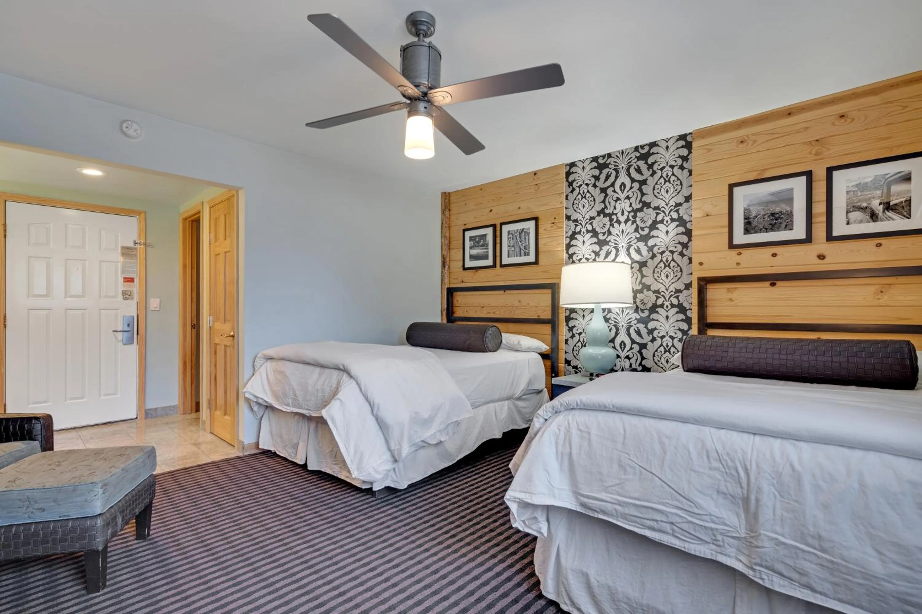 Bed in 3 Peaks Resort & Beach Club