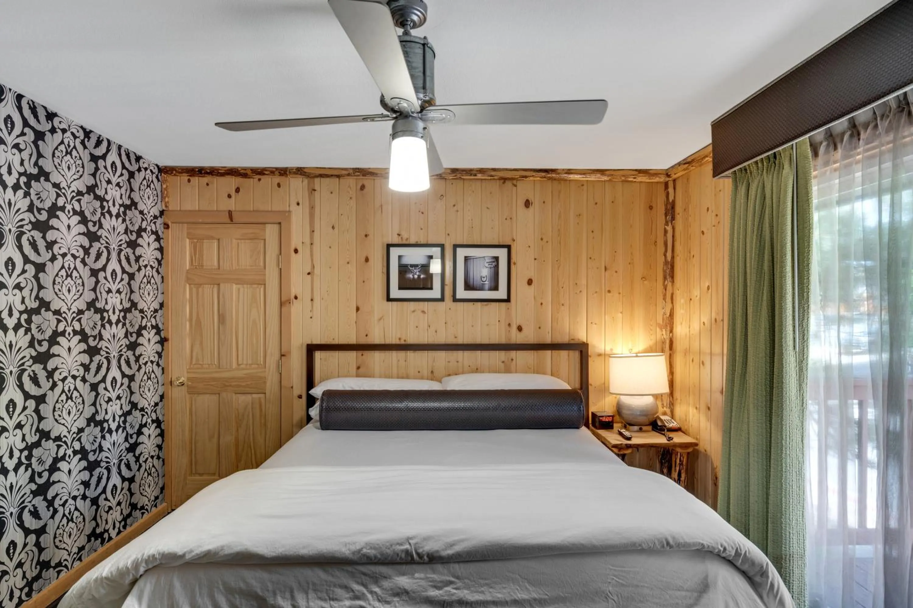 Bed in 3 Peaks Resort & Beach Club