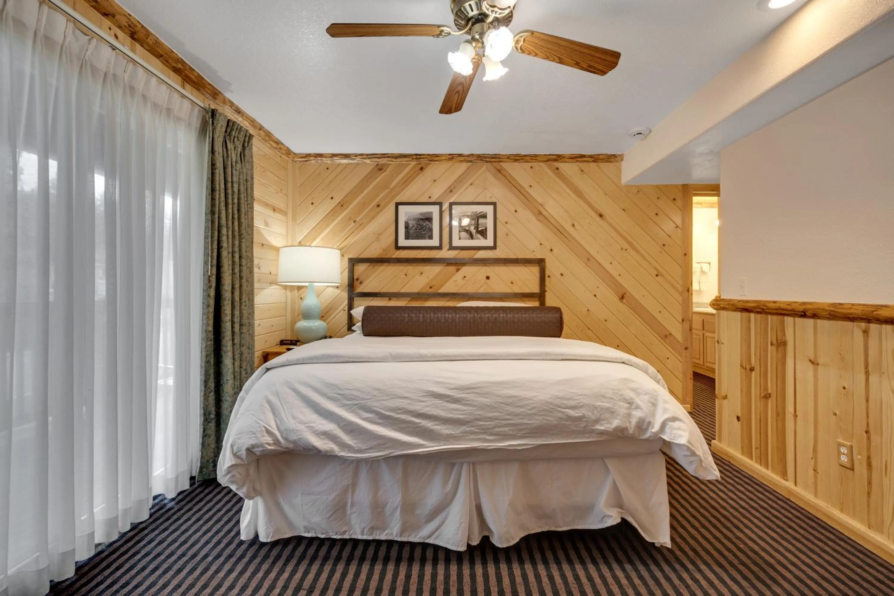 Bed in 3 Peaks Resort & Beach Club