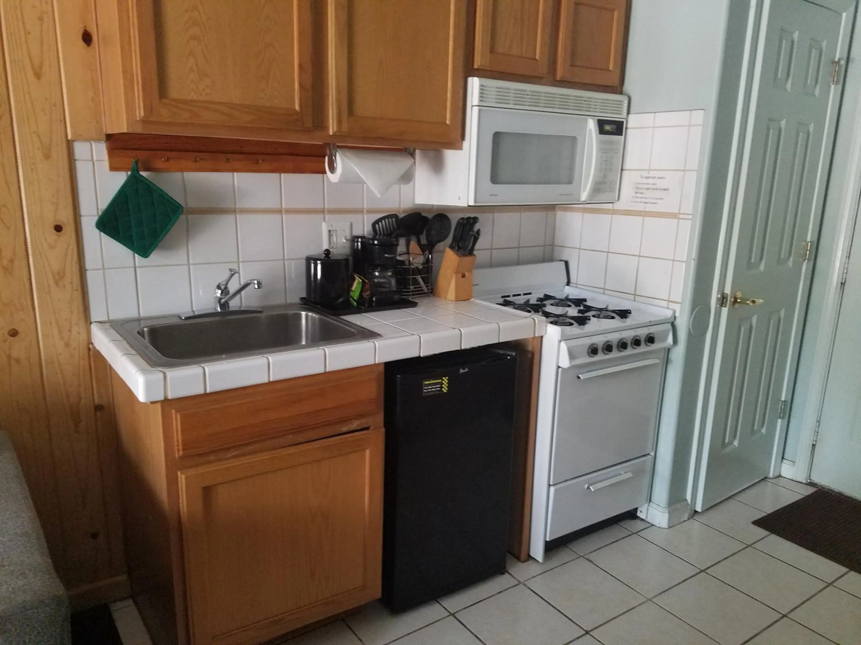 Kitchen or kitchenette in 3 Peaks Resort & Beach Club