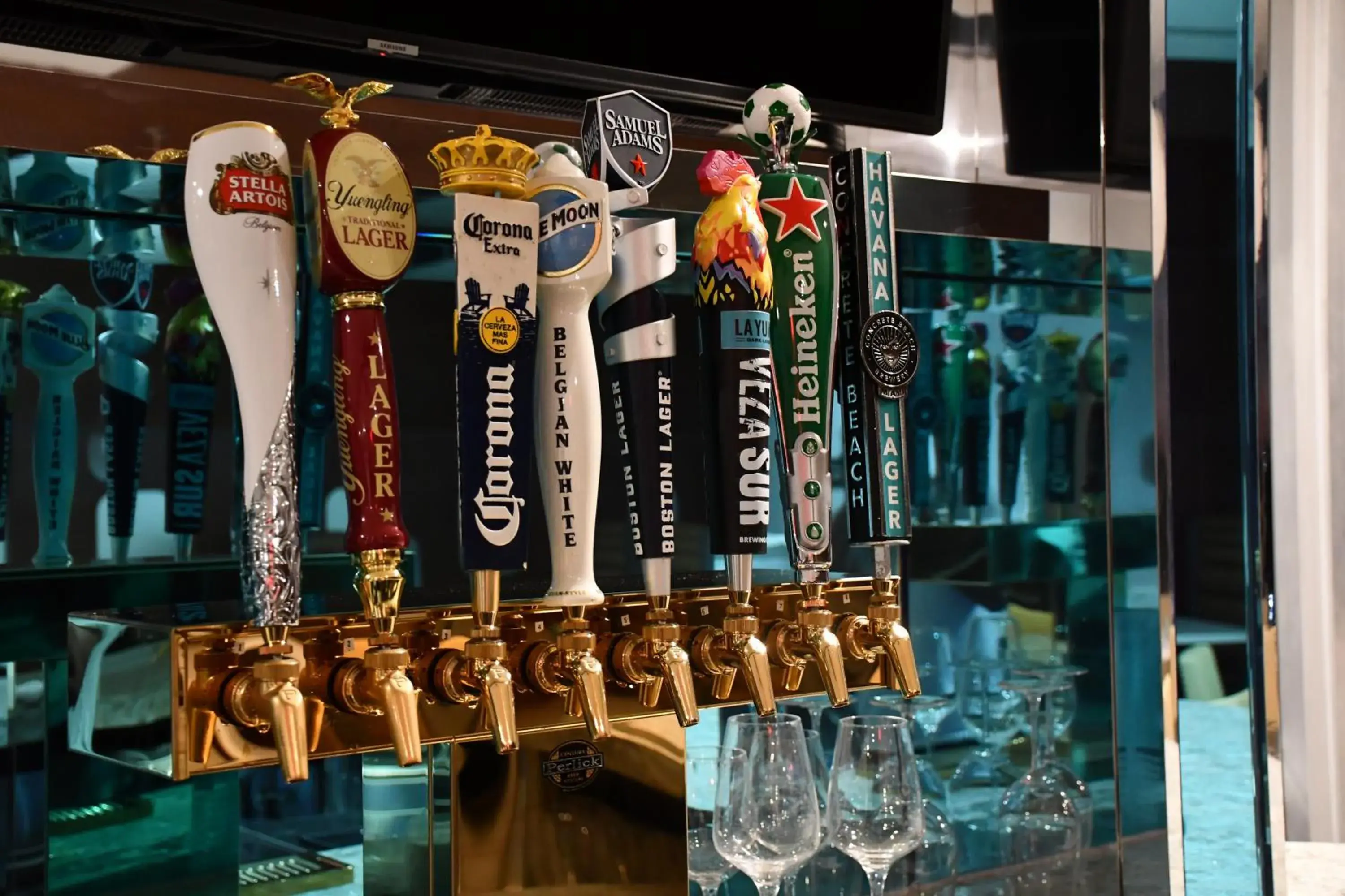 Lounge or bar in Wyndham Garden Miami International Airport Lounge or bar in Wyndham Garden Miami International Airport