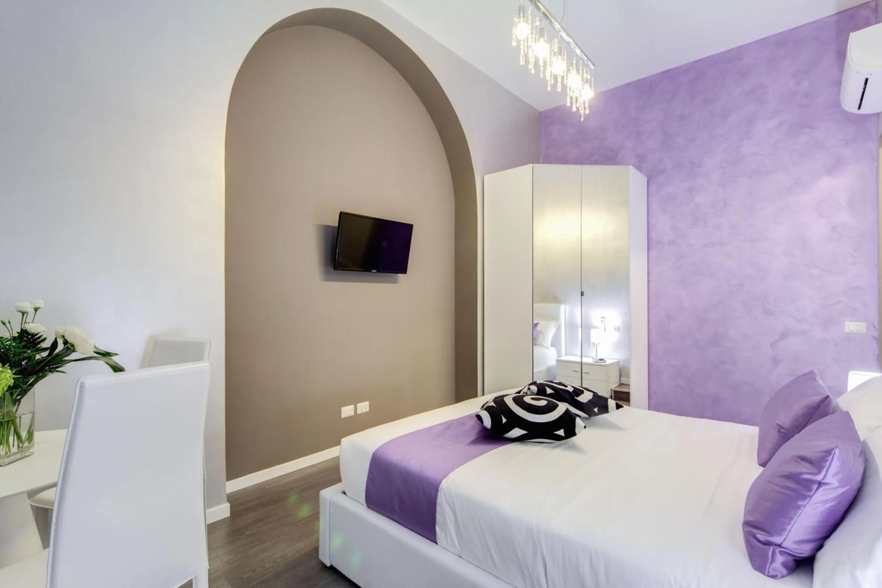 Photo of the whole room, Bed in B&B Colosseo Panoramic Rooms