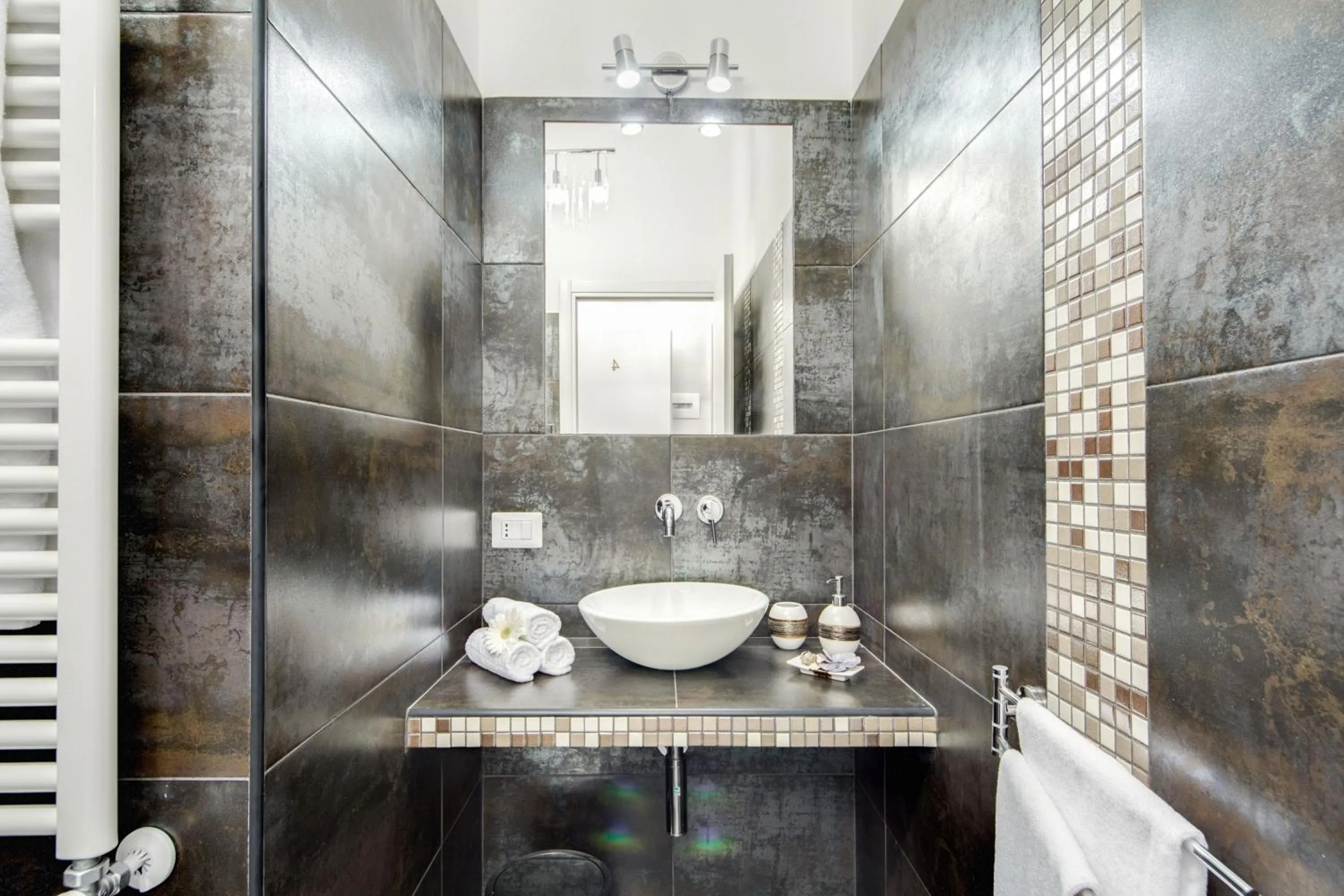 Bathroom in B&B Colosseo Panoramic Rooms