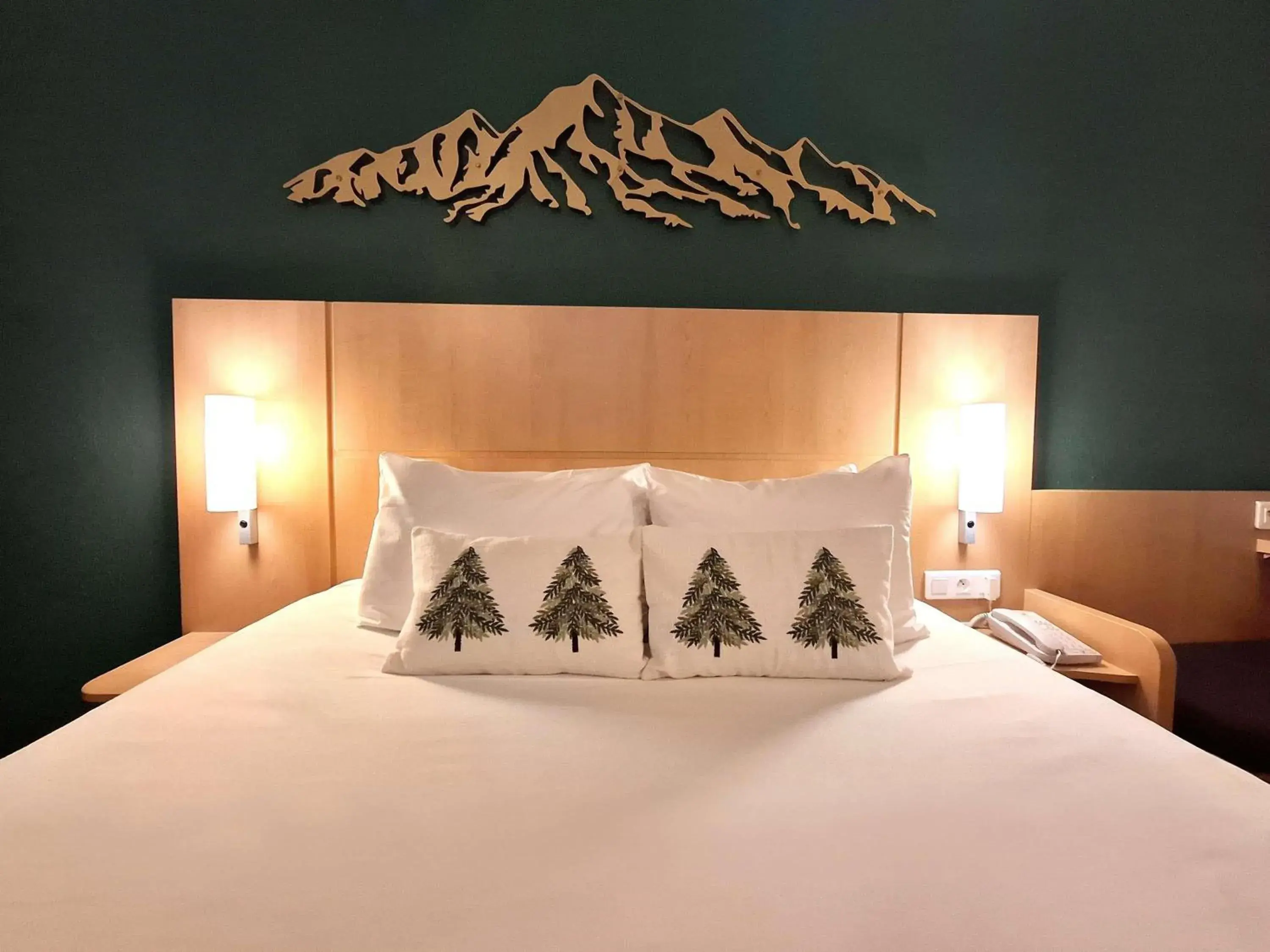 Bedroom, Bed in ibis Annecy Centre Vieille Ville Bedroom, Bed in ibis Annecy Centre Vieille Ville