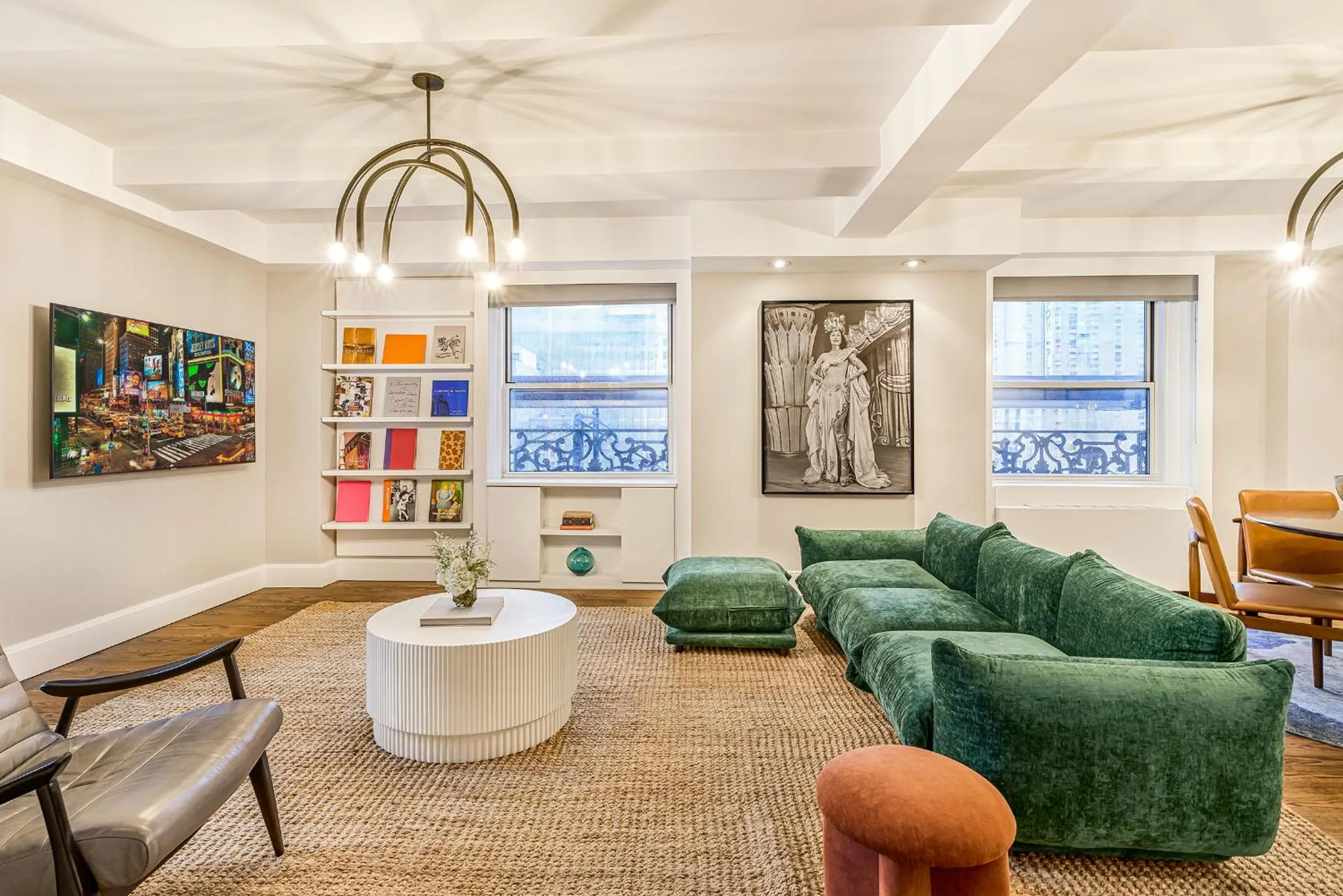 Living room in Paramount Times Square - A Generator Hotel