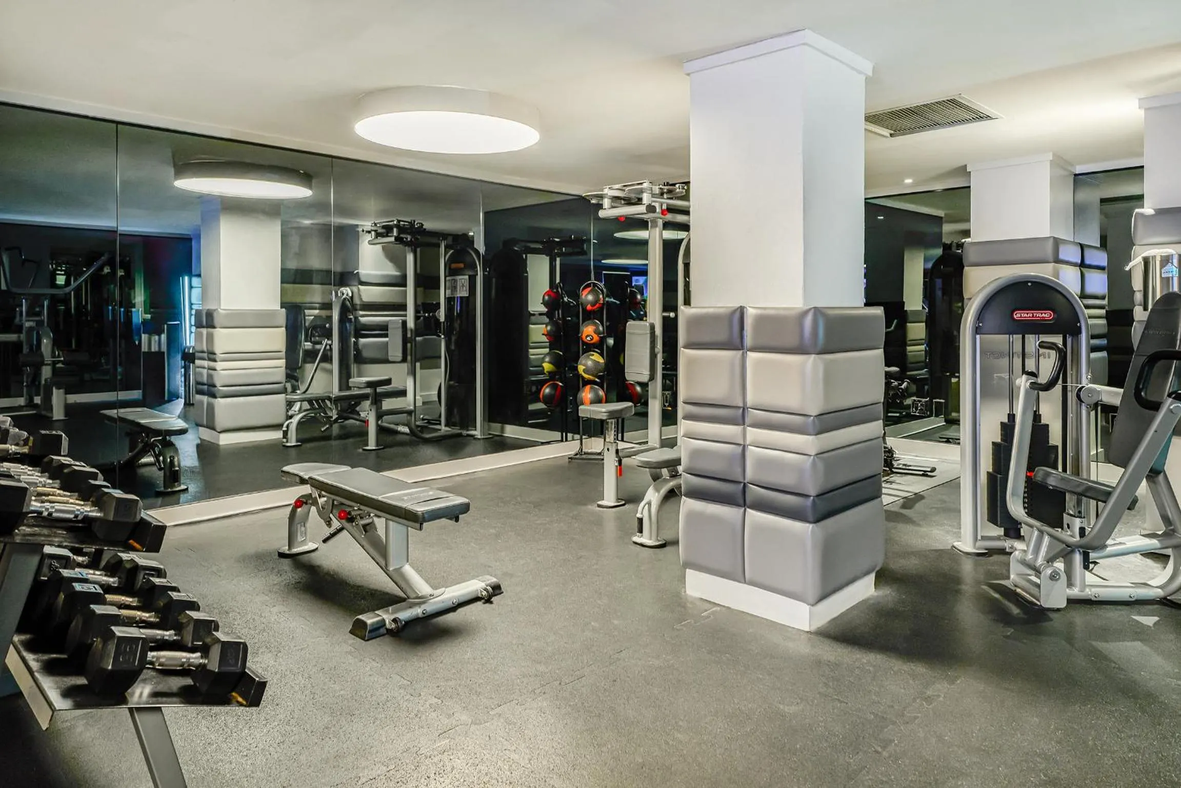 Fitness centre/facilities in Paramount Times Square - A Generator Hotel