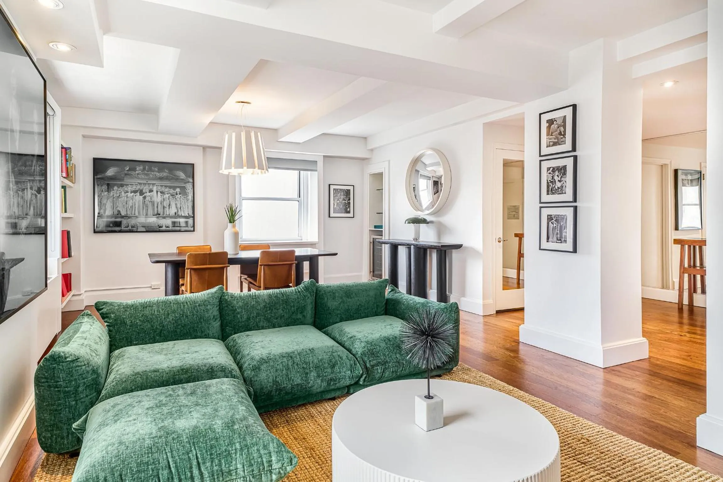 TV and multimedia in Paramount Times Square - A Generator Hotel