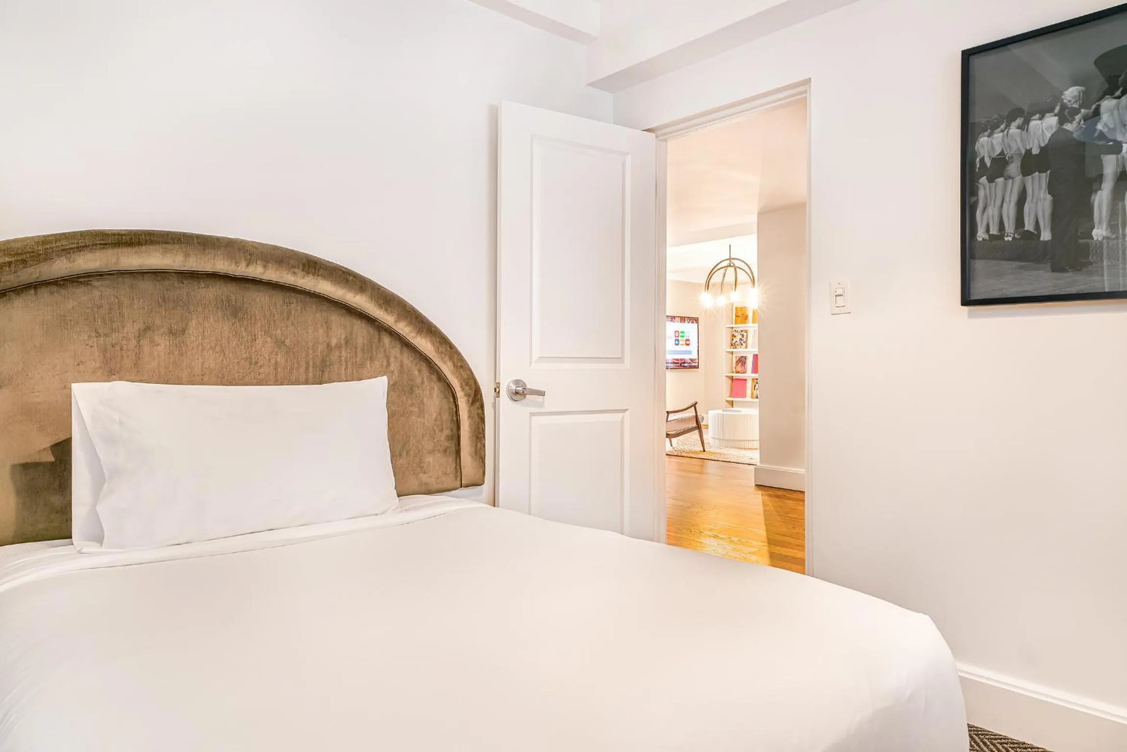 Bed in Paramount Times Square - A Generator Hotel