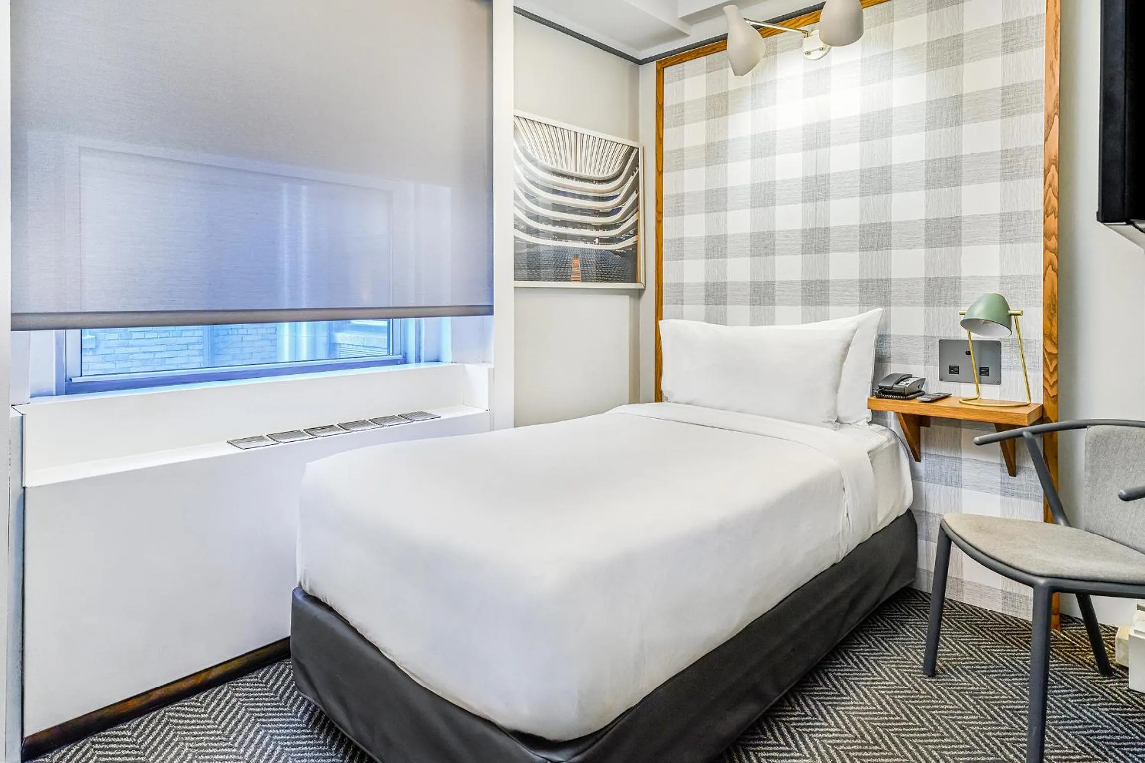 Bed in Paramount Times Square - A Generator Hotel