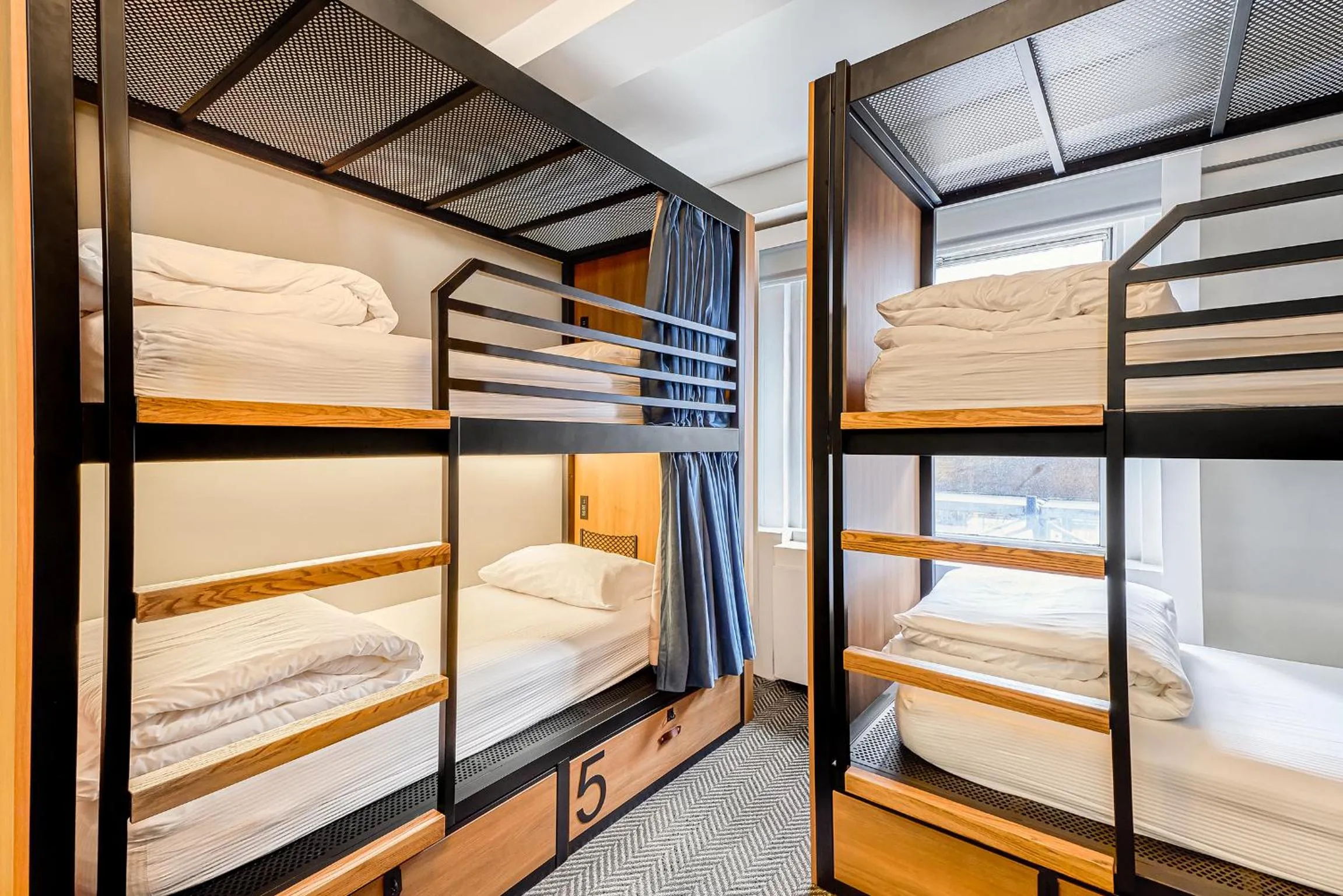 Bed in Paramount Times Square - A Generator Hotel