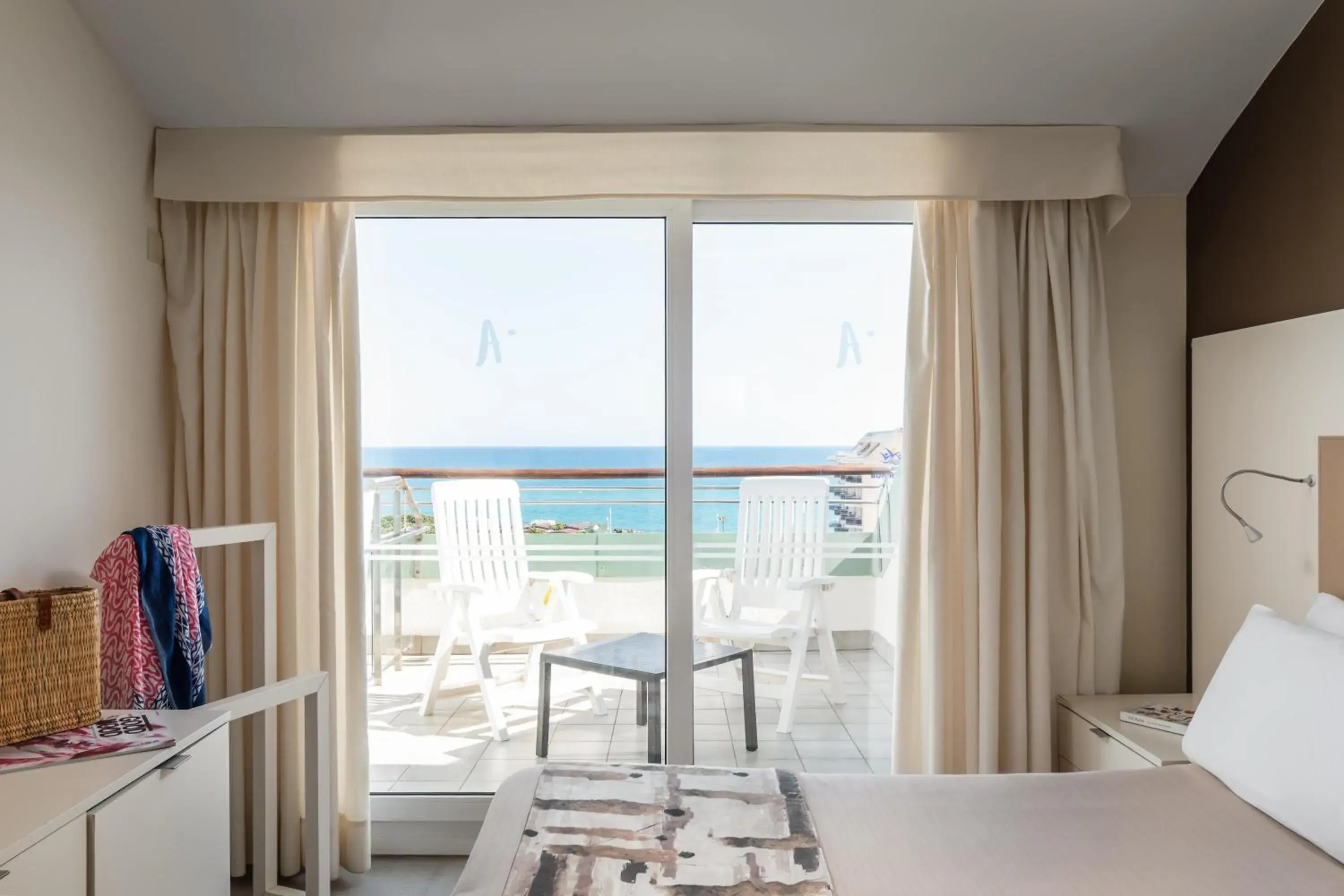 Photo of the whole room, Bed in ALEGRIA Caprici Verd 4 Sup Photo of the whole room, Bed in ALEGRIA Caprici Verd 4 Sup