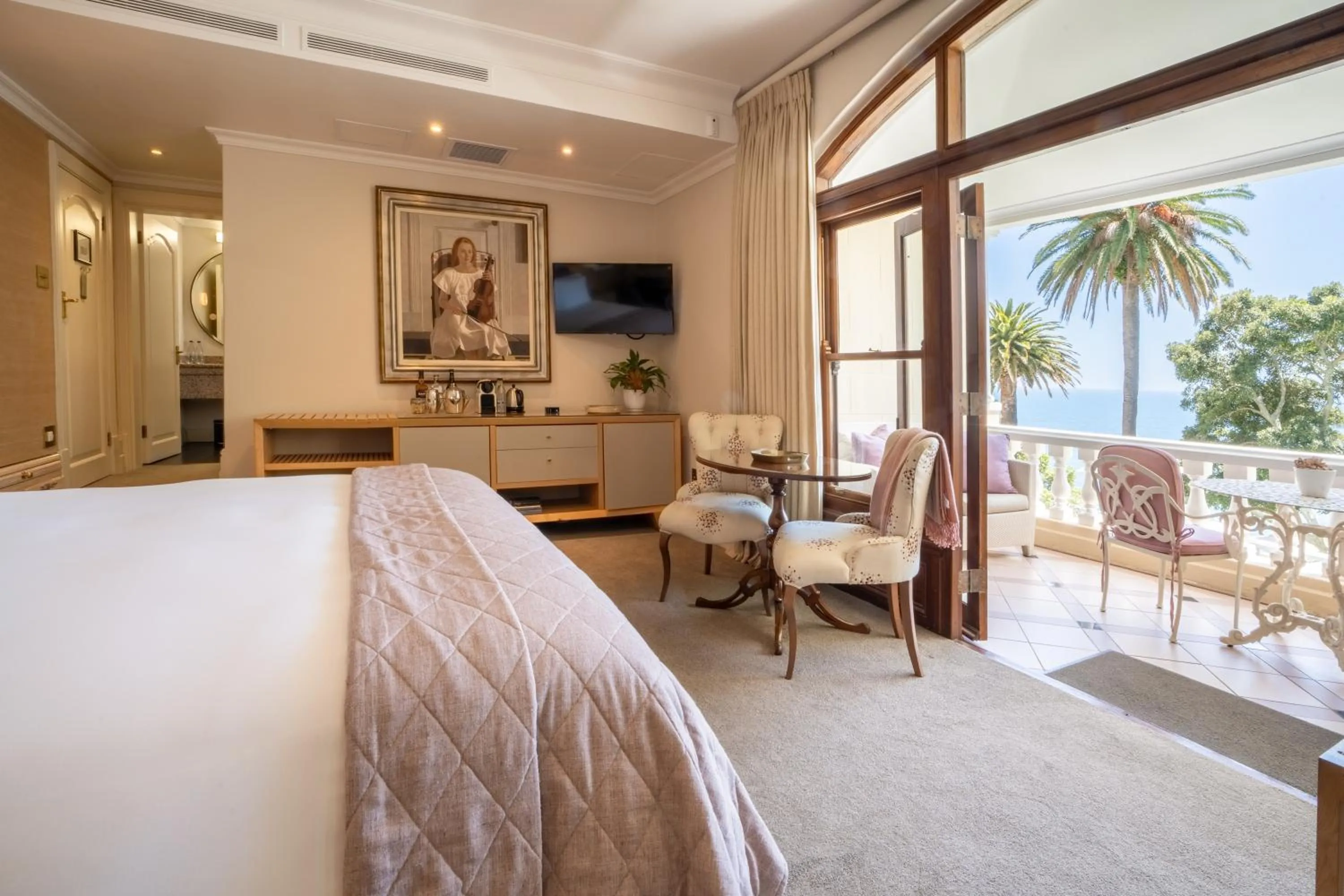 Bedroom, Bed in Ellerman House