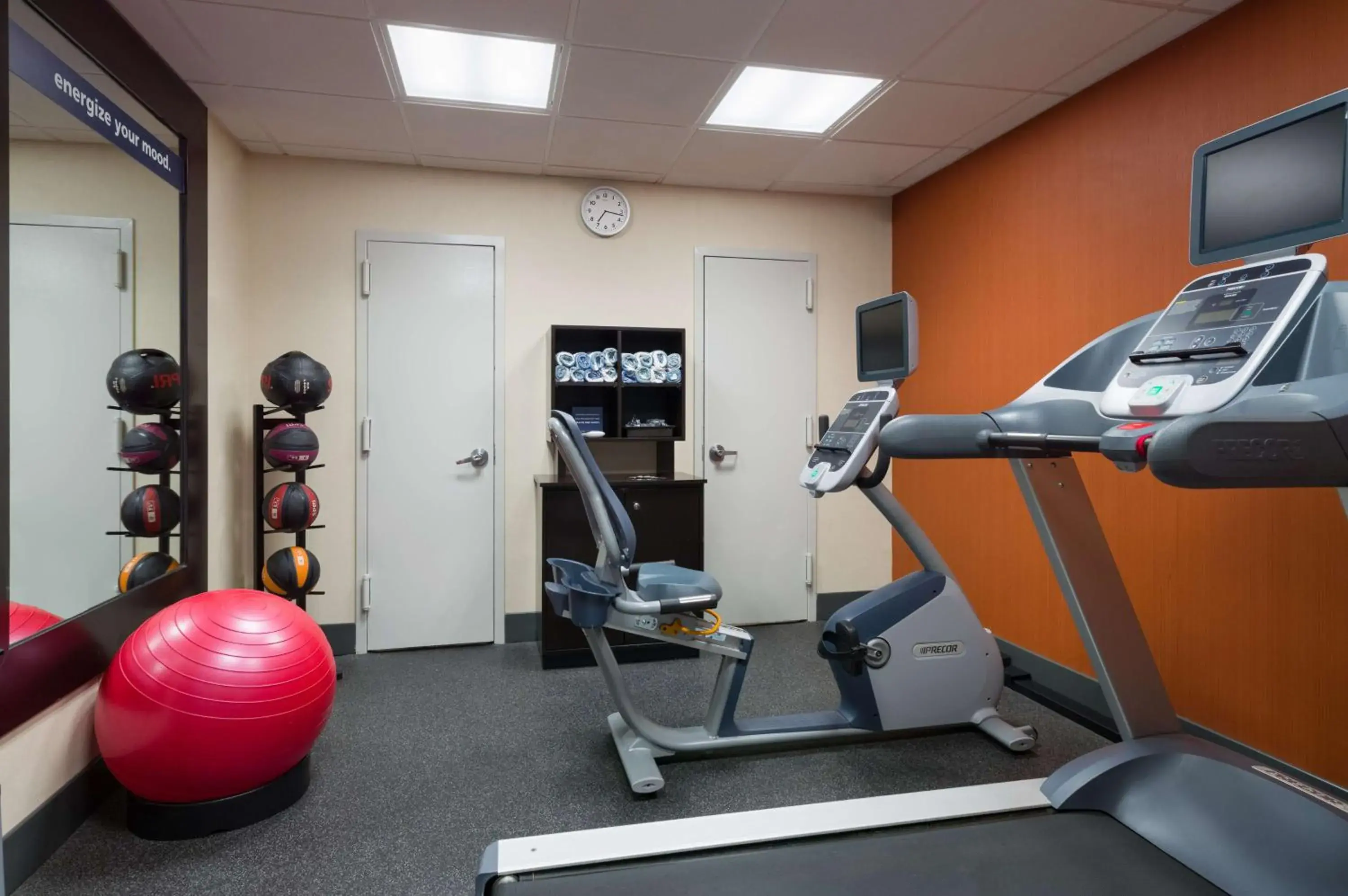 Fitness centre/facilities in Hampton Inn Madison Square Garden Fitness centre/facilities in Hampton Inn Madison Square Garden