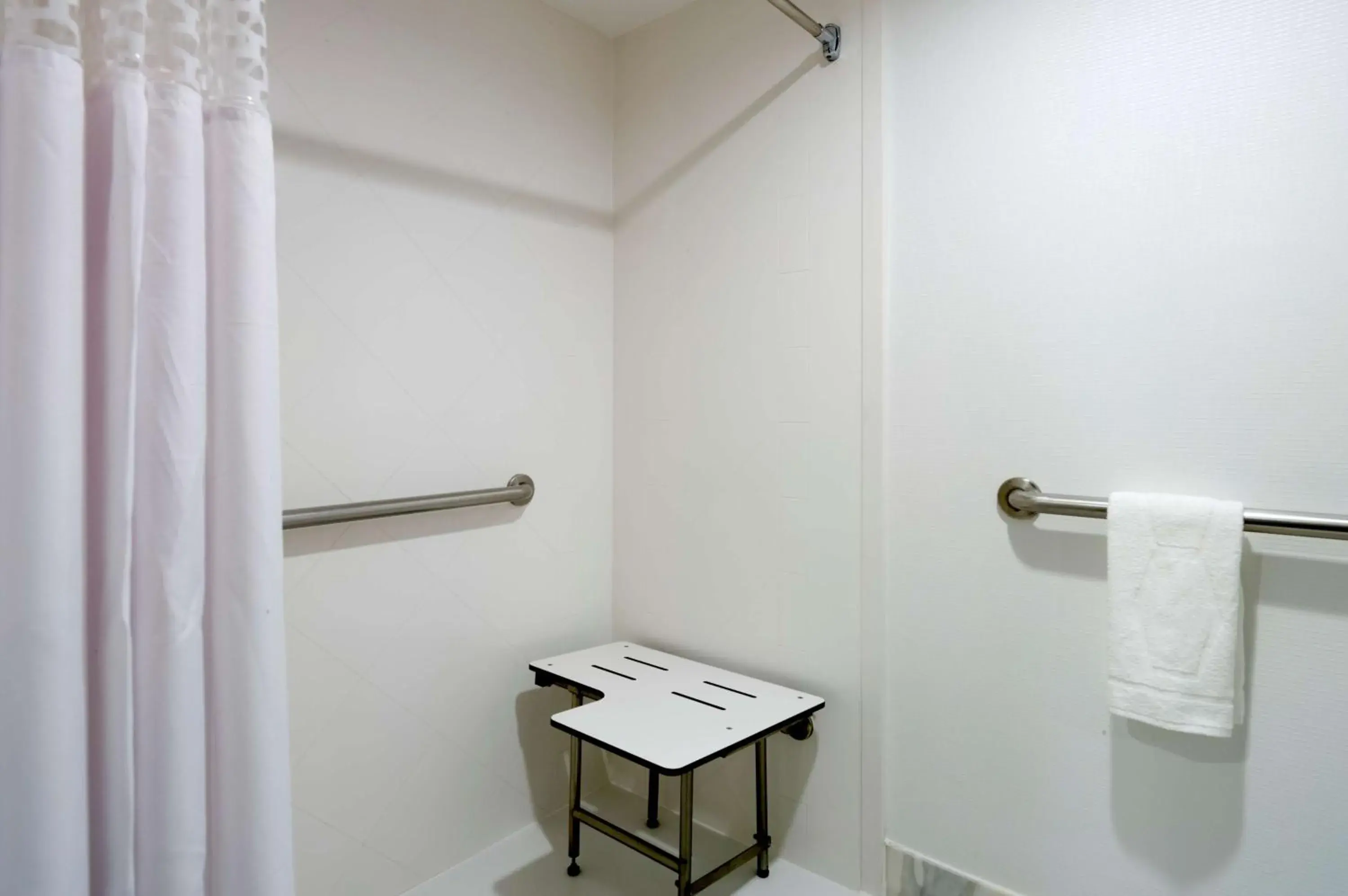 Bathroom in Hampton Inn Madison Square Garden Bathroom in Hampton Inn Madison Square Garden