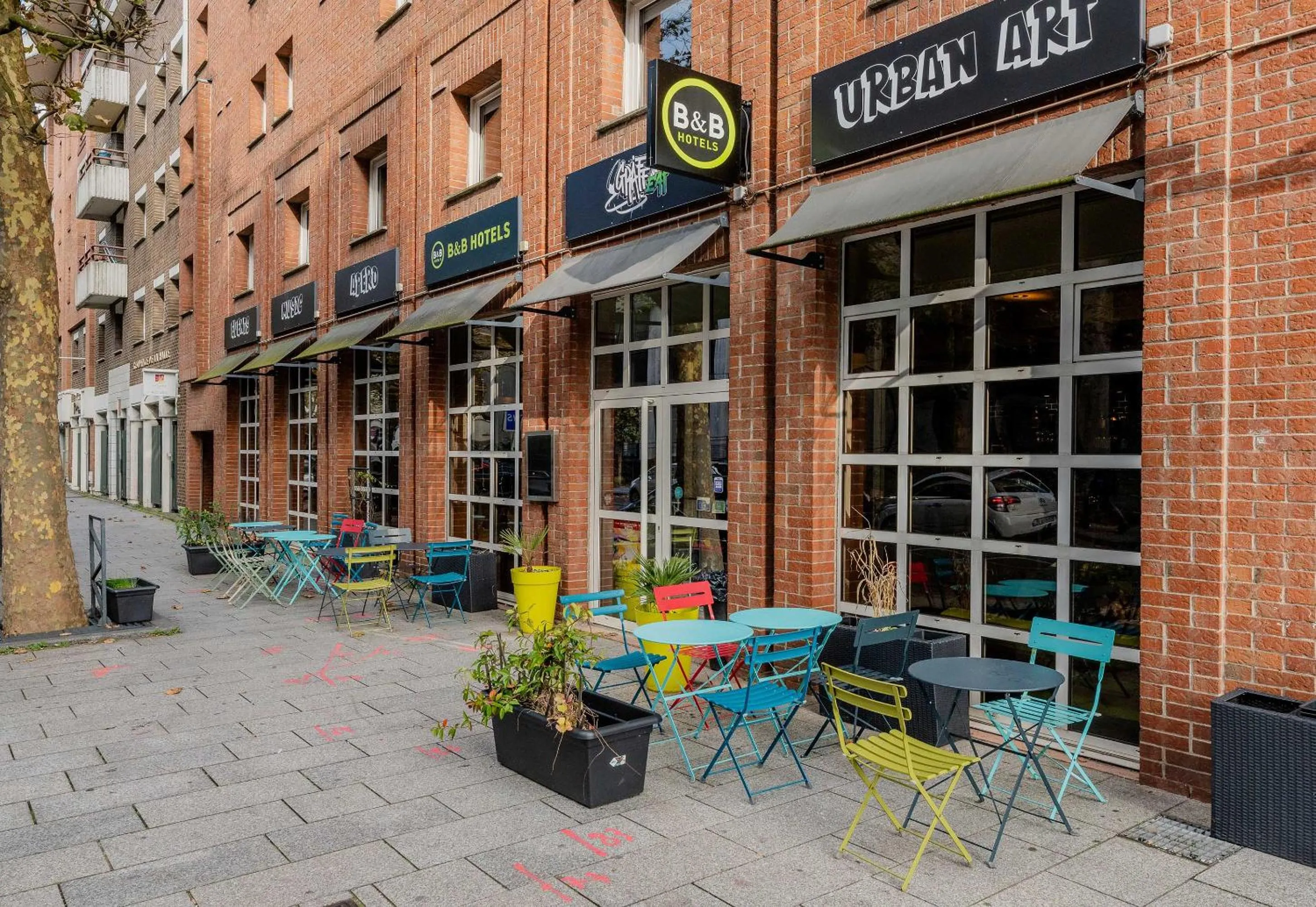 Property building in B&B HOTEL Lille Roubaix Centre Grand-Place