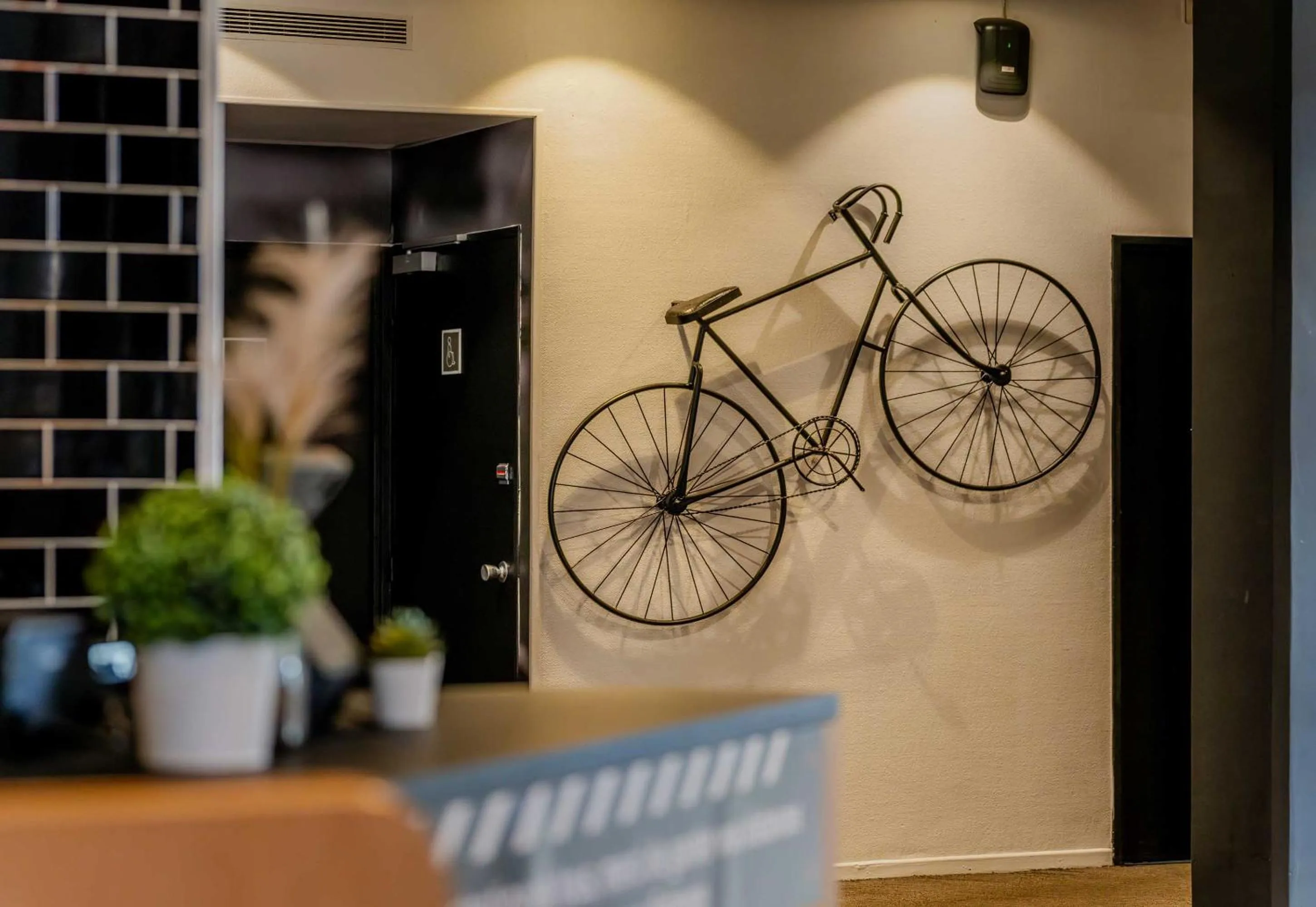 Decorative detail in B&B HOTEL Lille Roubaix Centre Grand-Place