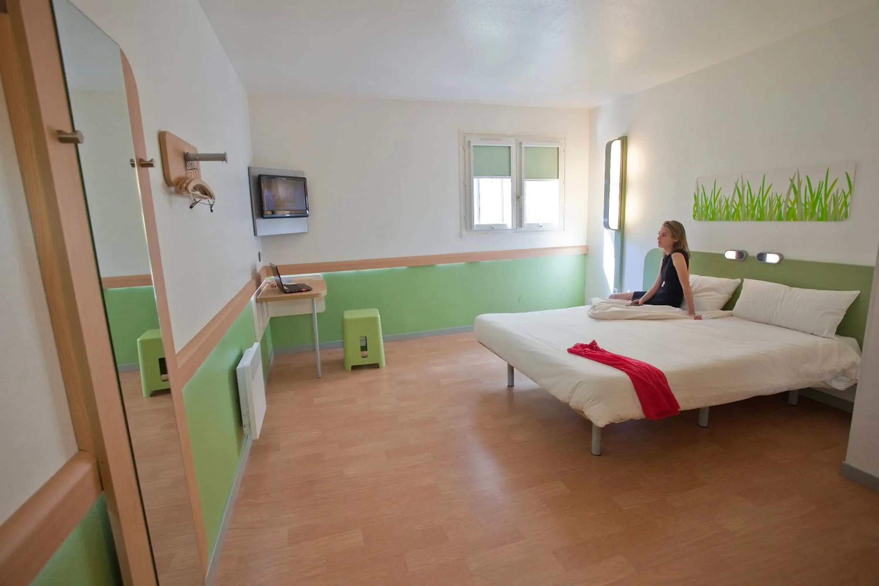 Photo of the whole room, Bed in ibis budget Marne la Vallée Photo of the whole room, Bed in ibis budget Marne la Vallée