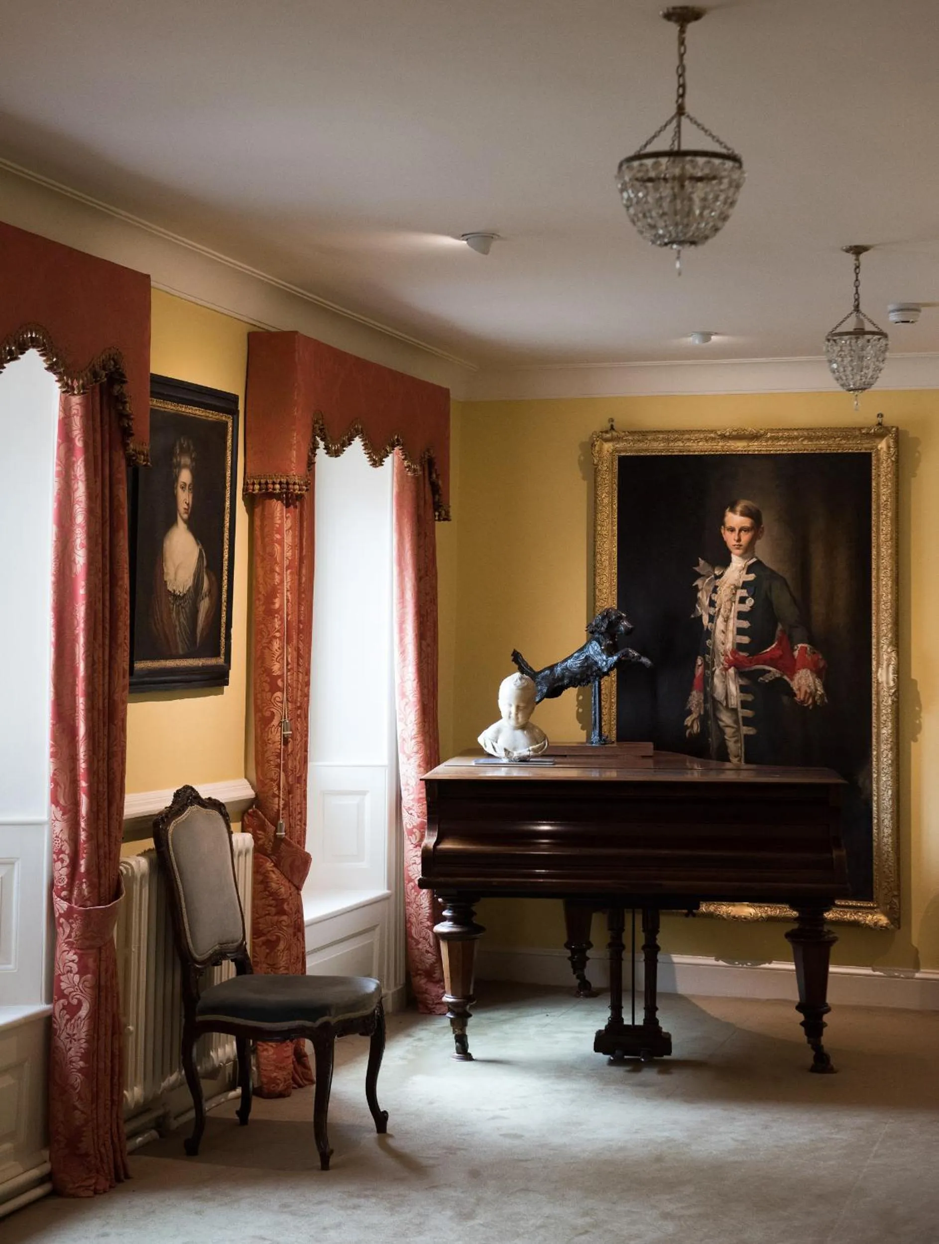 hair dresser in Plumber Manor Hotel