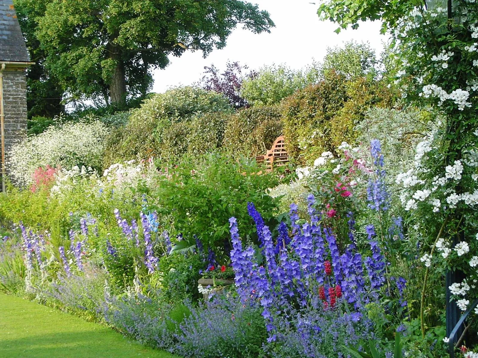 Property building in Plumber Manor Hotel