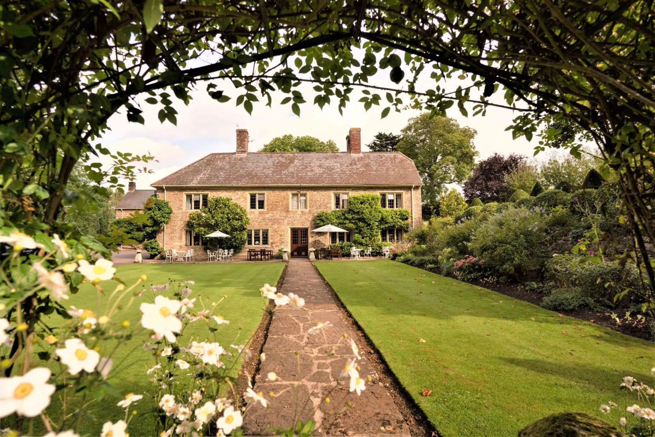 Property building in Plumber Manor Hotel