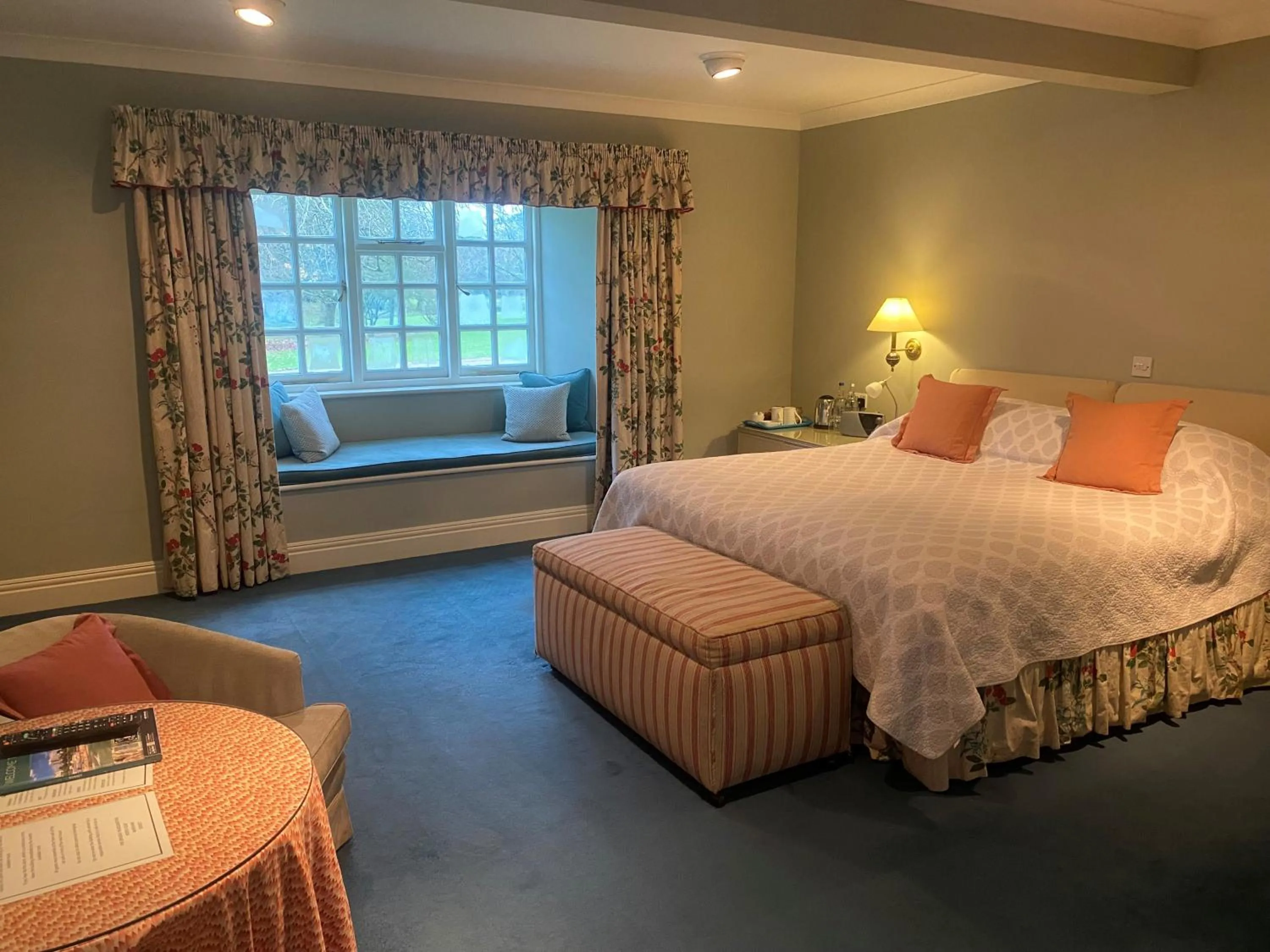 Bed in Plumber Manor Hotel