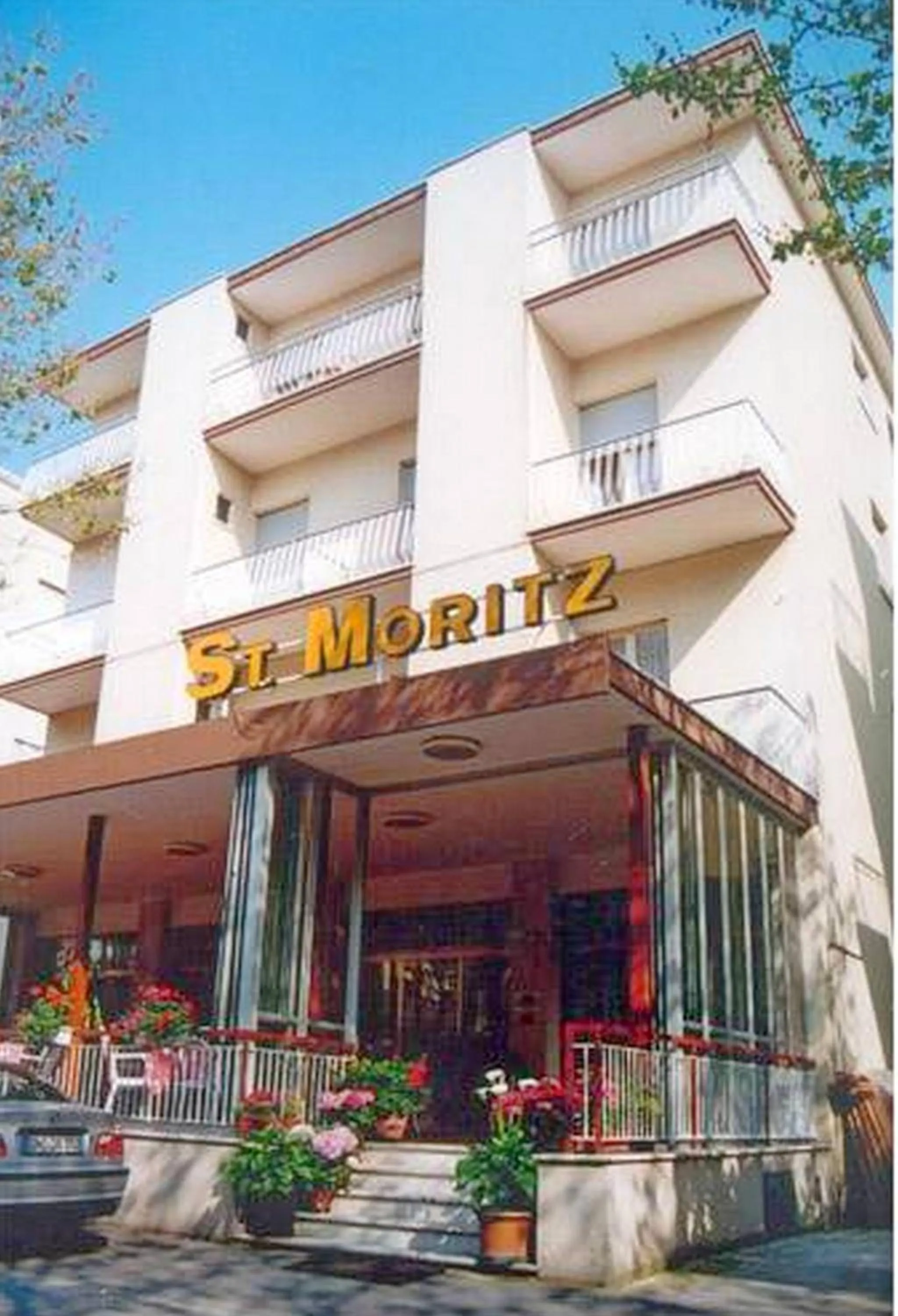 Facade/entrance in Hotel St. Moritz