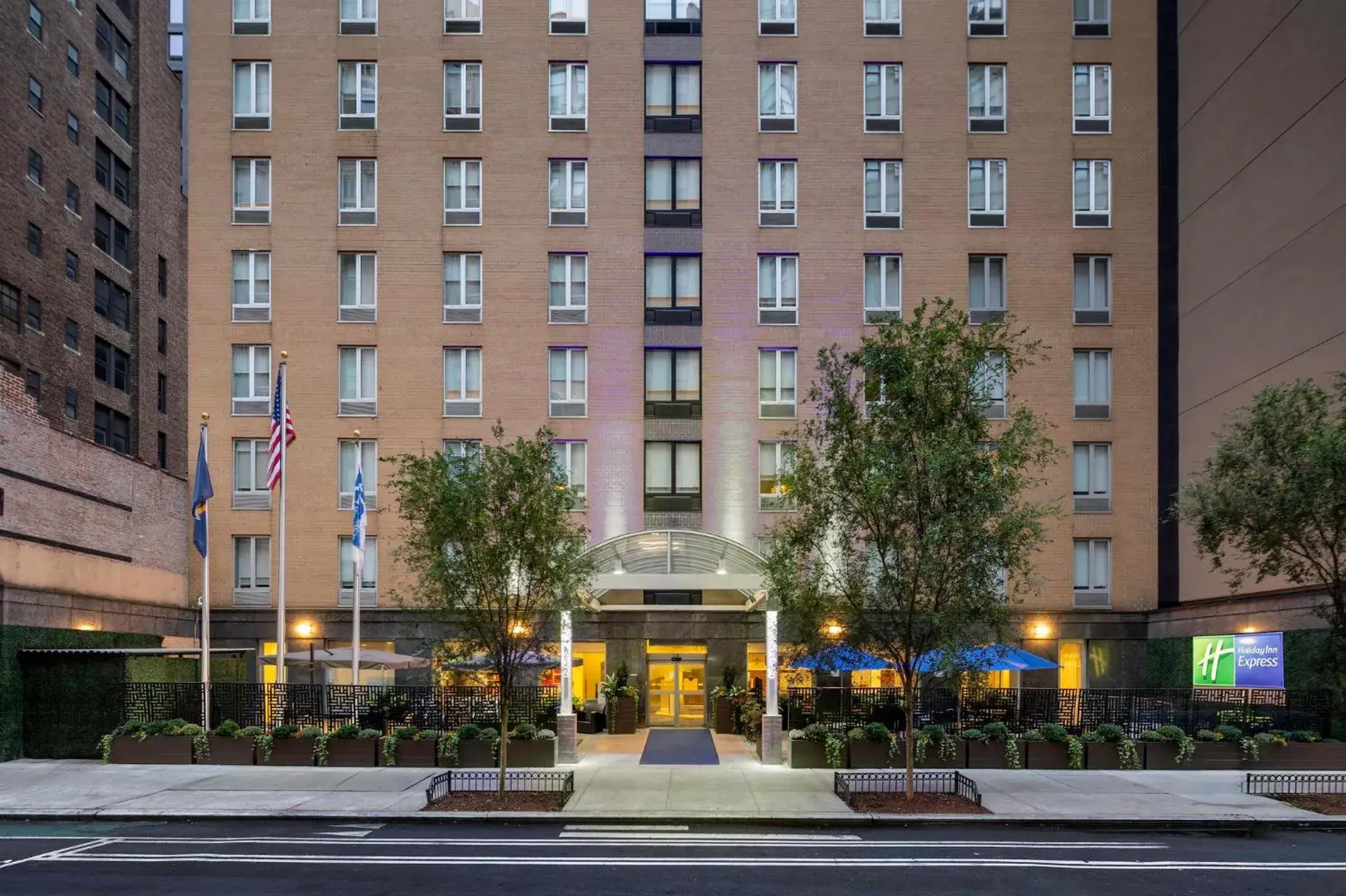 Property building in Holiday Inn Express NYC Chelsea - NoMad Area by IHG Property building in Holiday Inn Express NYC Chelsea - NoMad Area by IHG