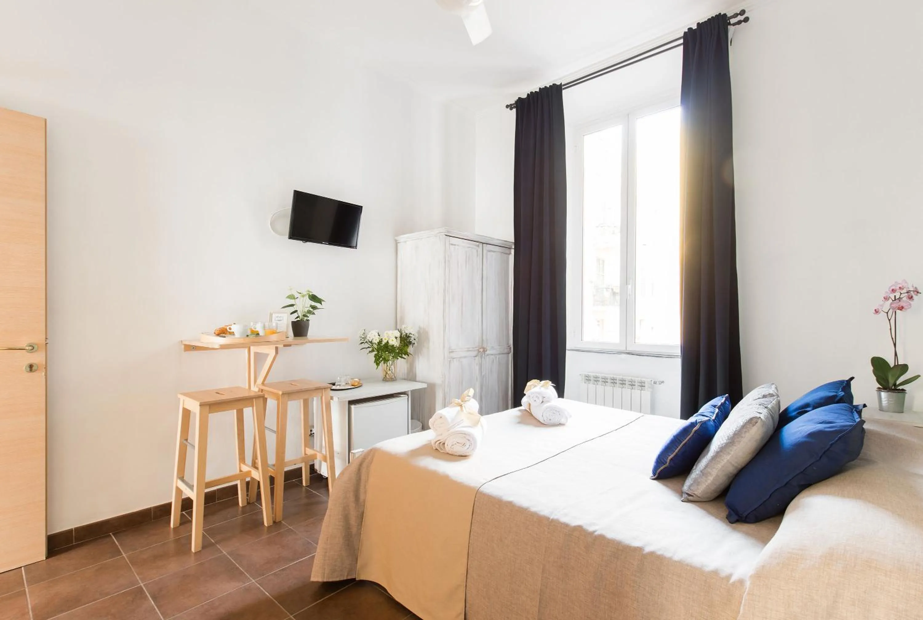 TV and multimedia, Bed in Domus Victoria Guest House