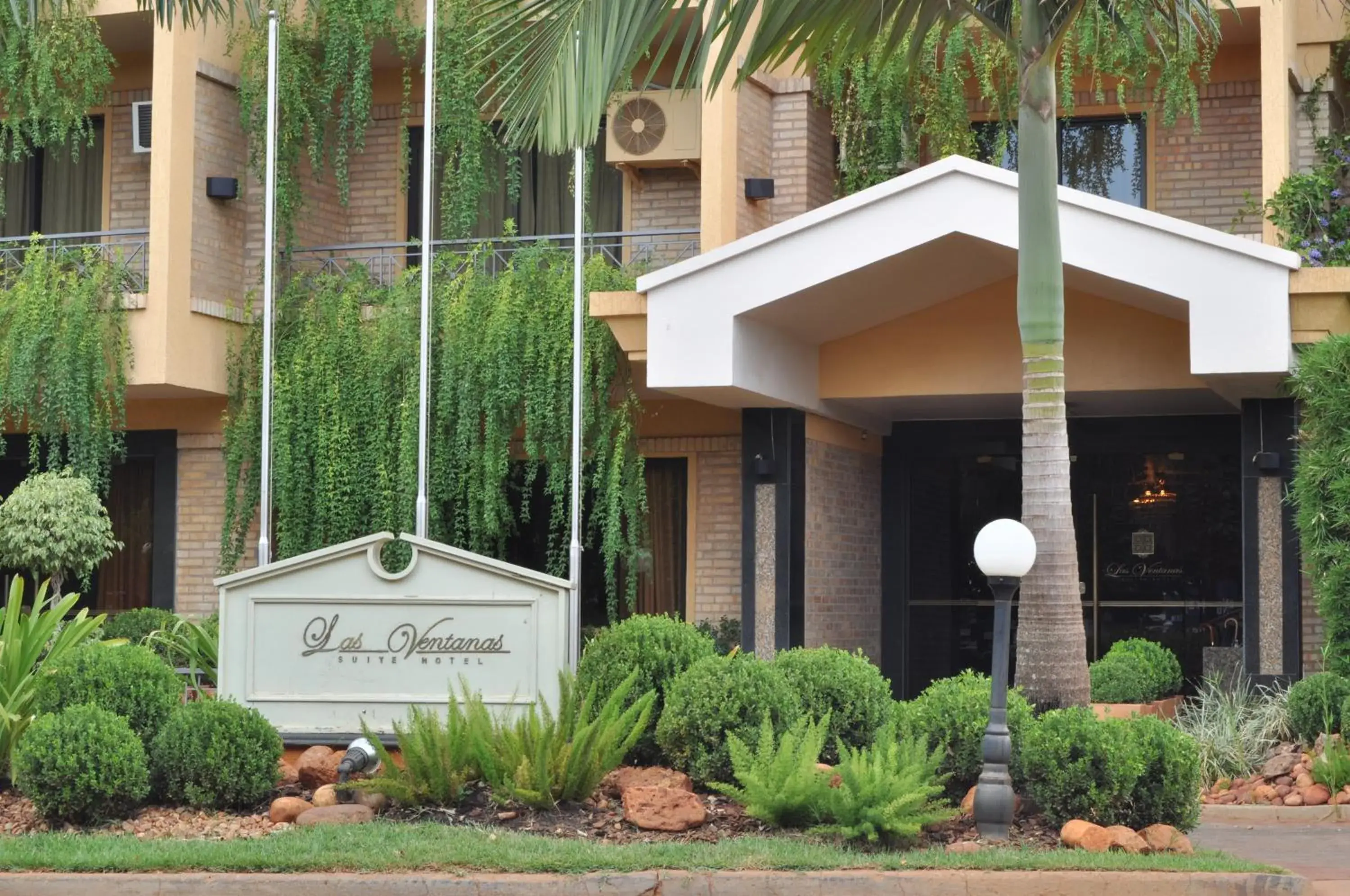 Facade/entrance in Las Ventanas Hotel Boutique Facade/entrance in Las Ventanas Hotel Boutique