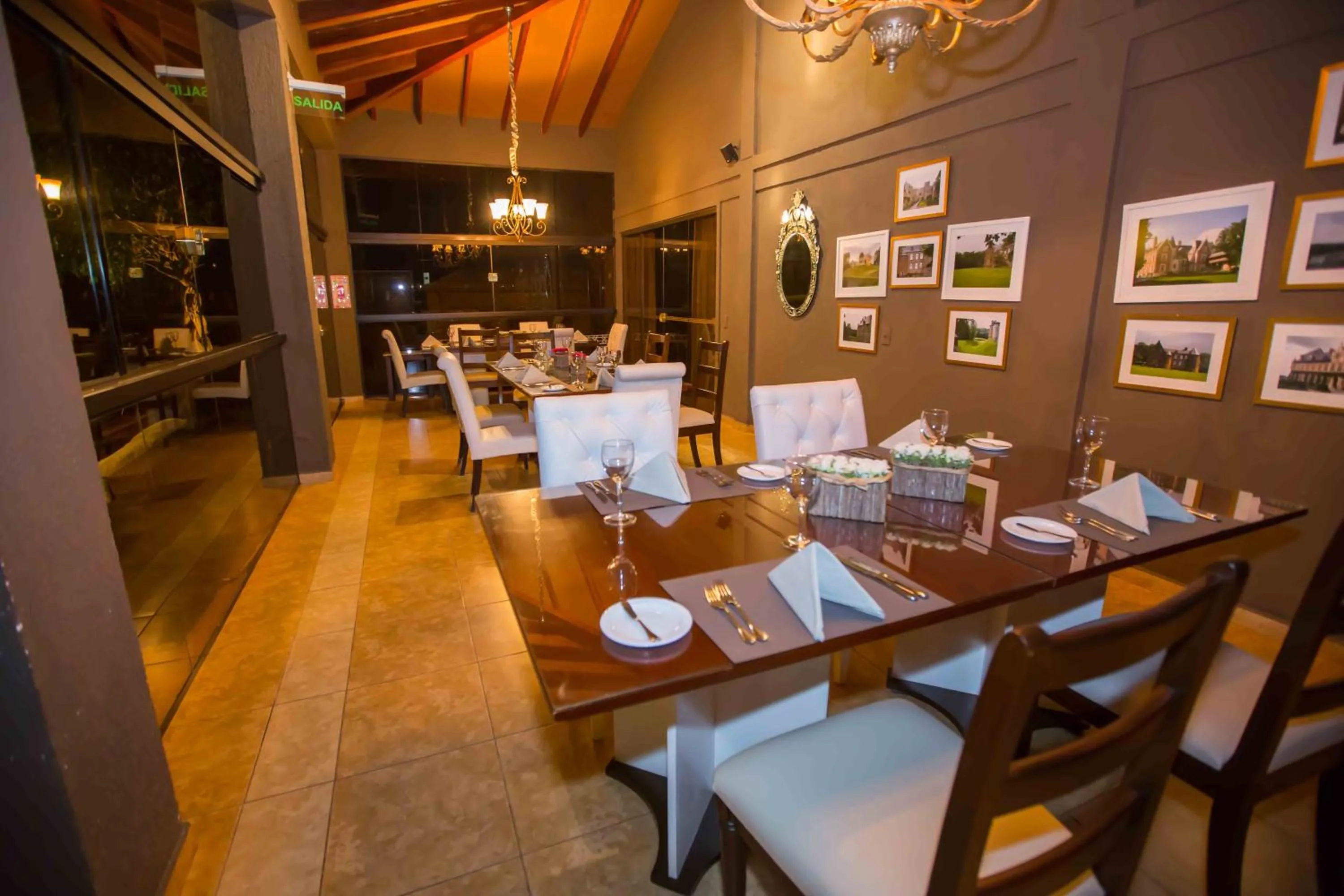 Restaurant/places to eat in Las Ventanas Hotel Boutique