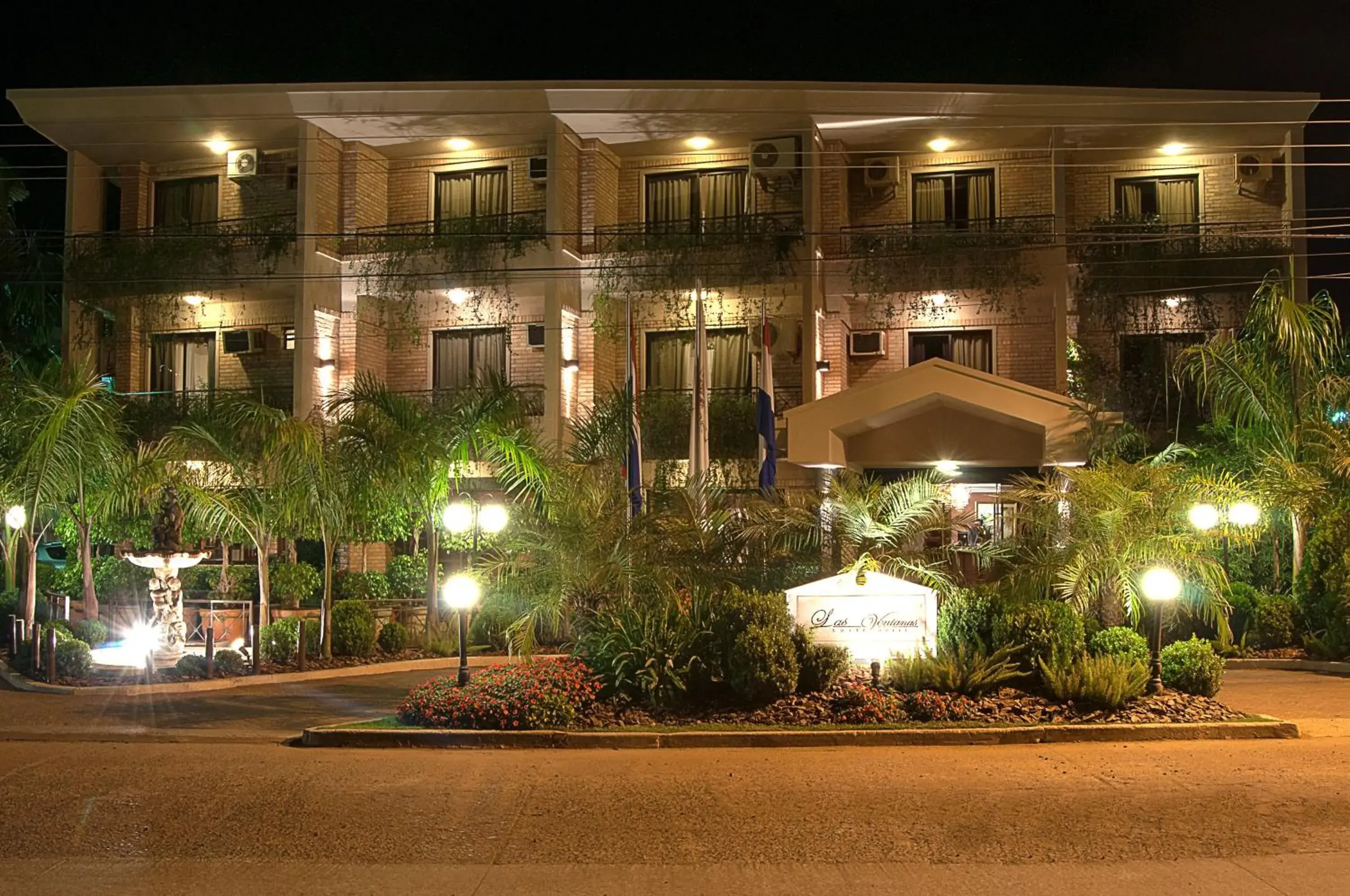 Facade/entrance in Las Ventanas Hotel Boutique Facade/entrance in Las Ventanas Hotel Boutique