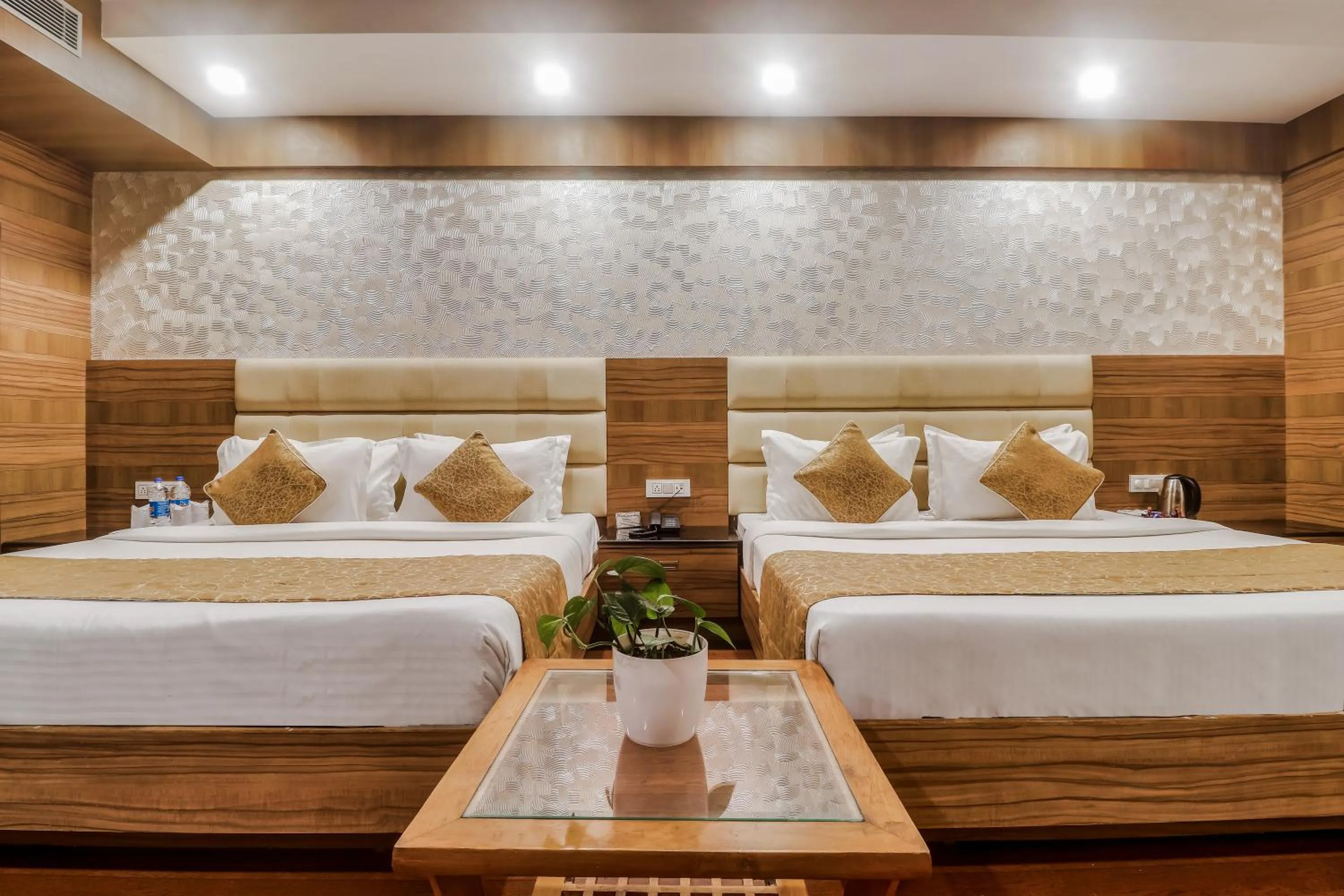 Bedroom, Bed in Hotel Kalka Royal