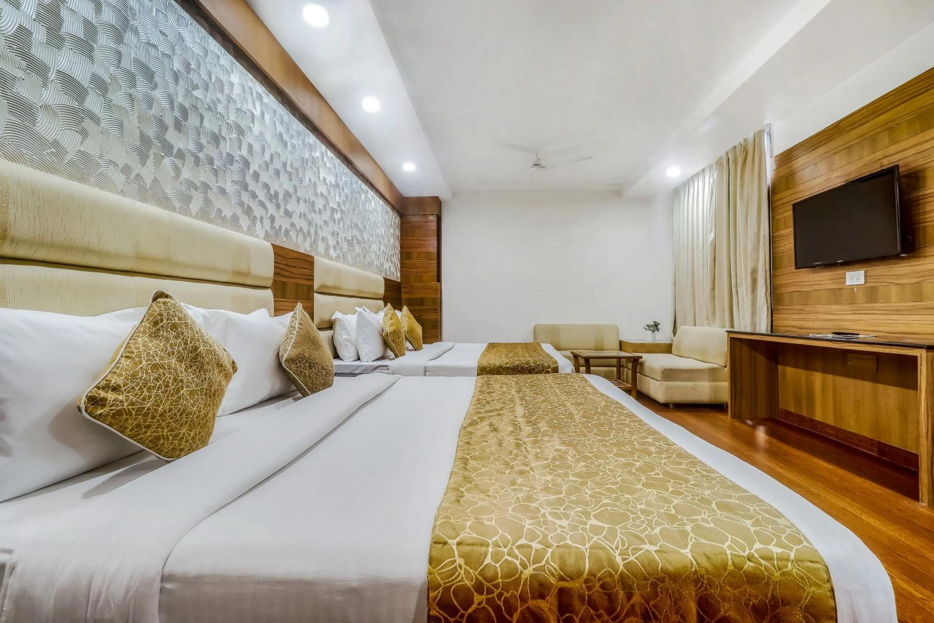 Bedroom, Bed in Hotel Kalka Royal