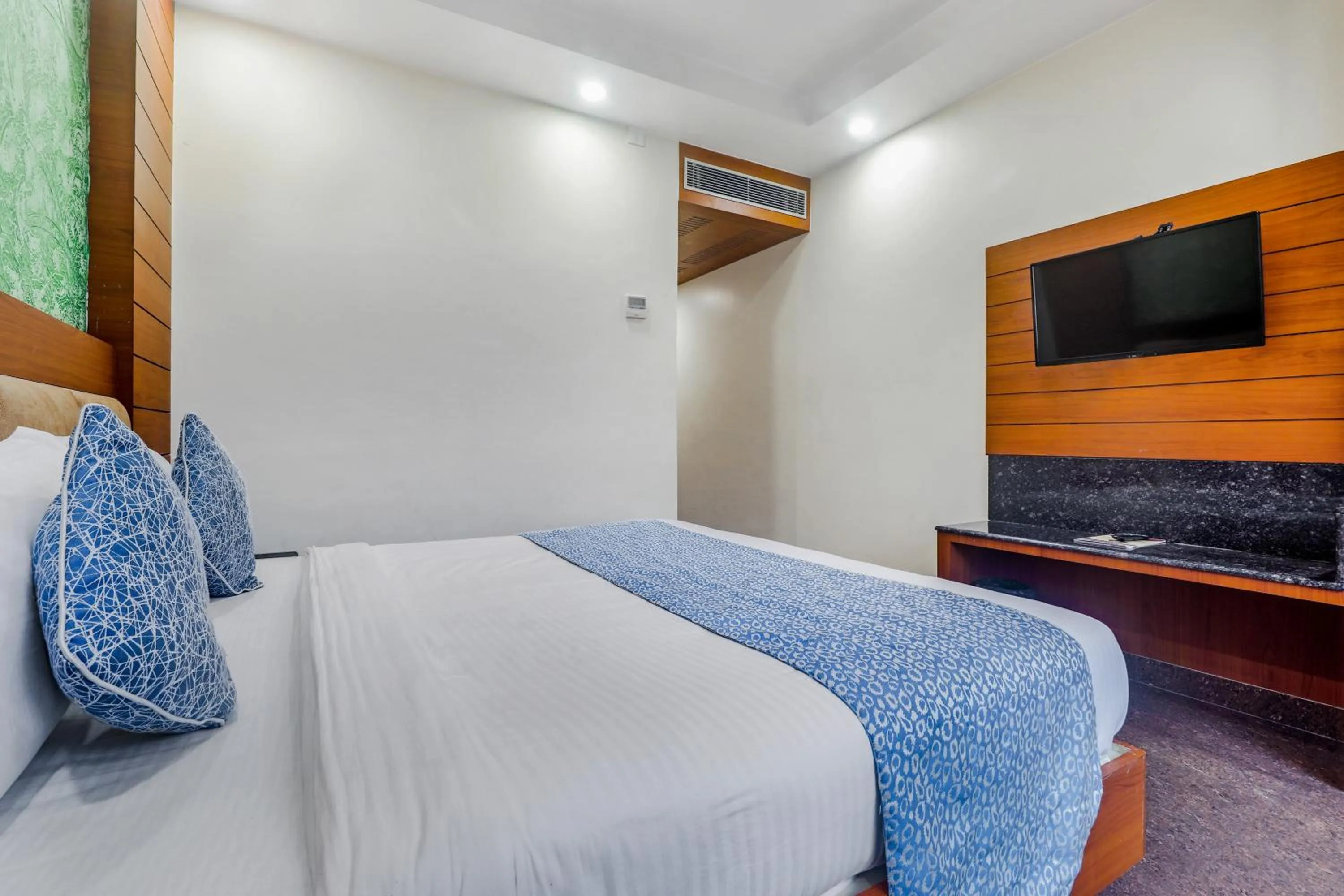 Bedroom, Bed in Hotel Kalka Royal