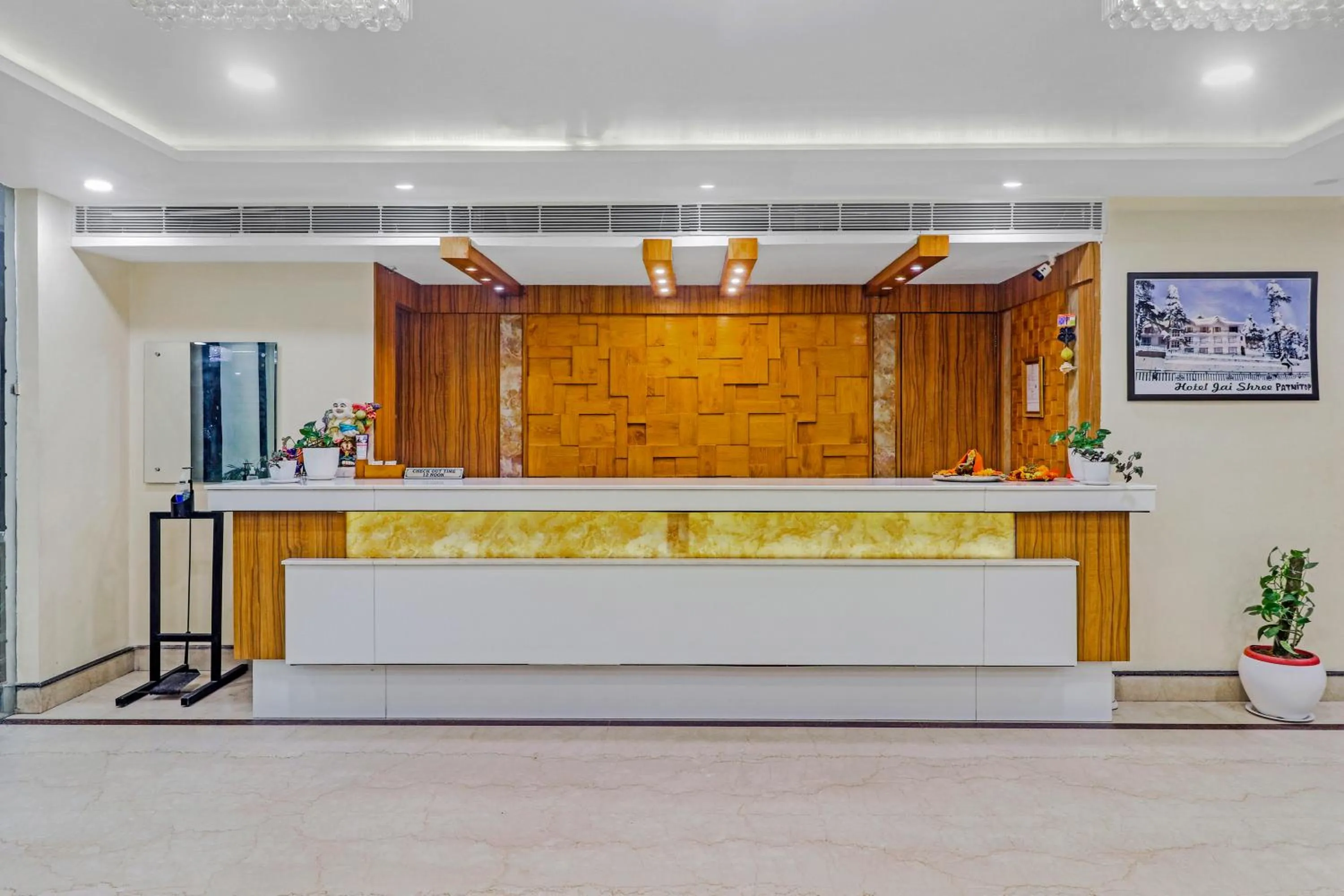 Lobby or reception in Hotel Kalka Royal