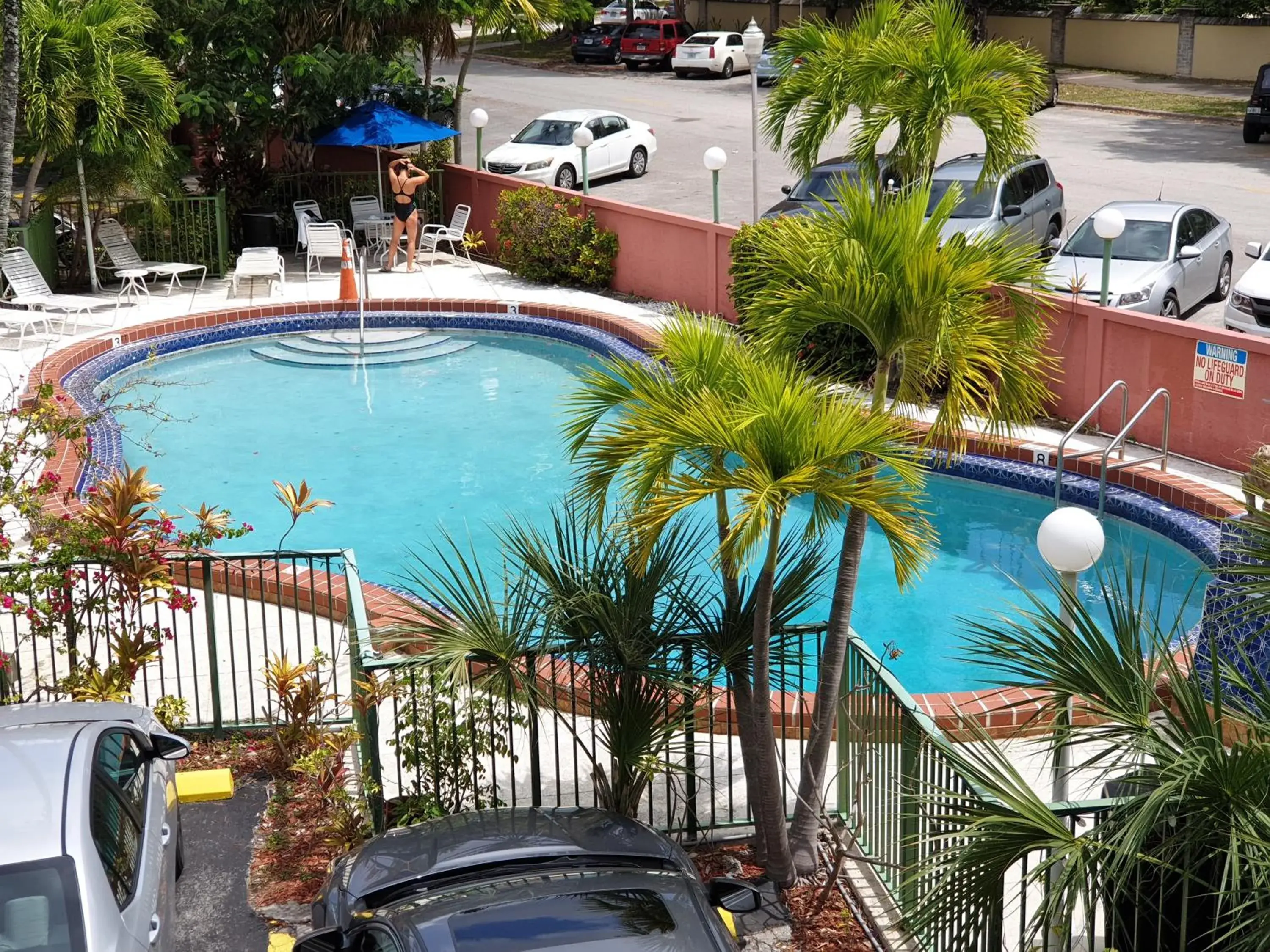 Pool view in Hotel Chateaubleau Pool view in Hotel Chateaubleau